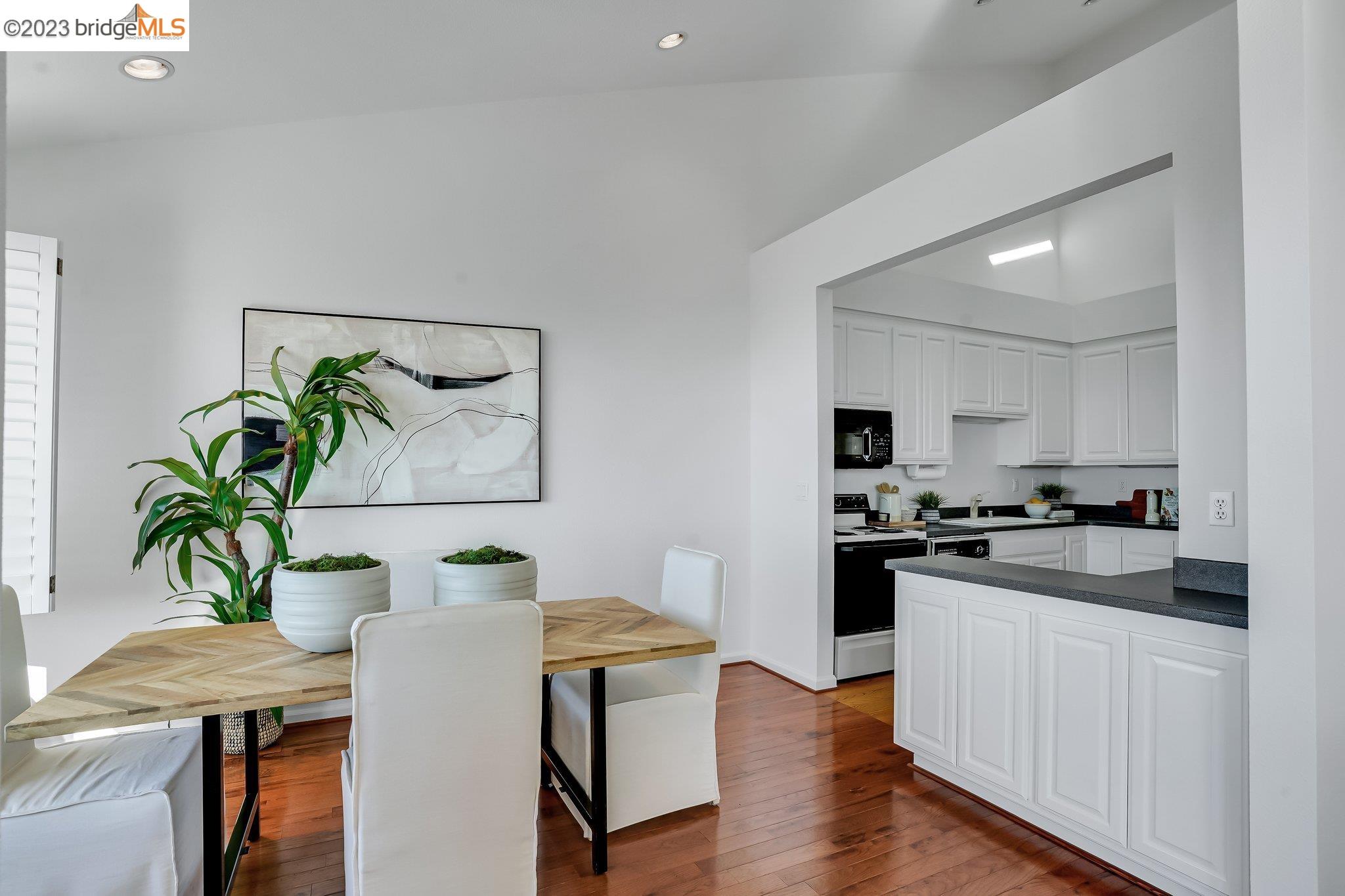 31 Windward Hl
