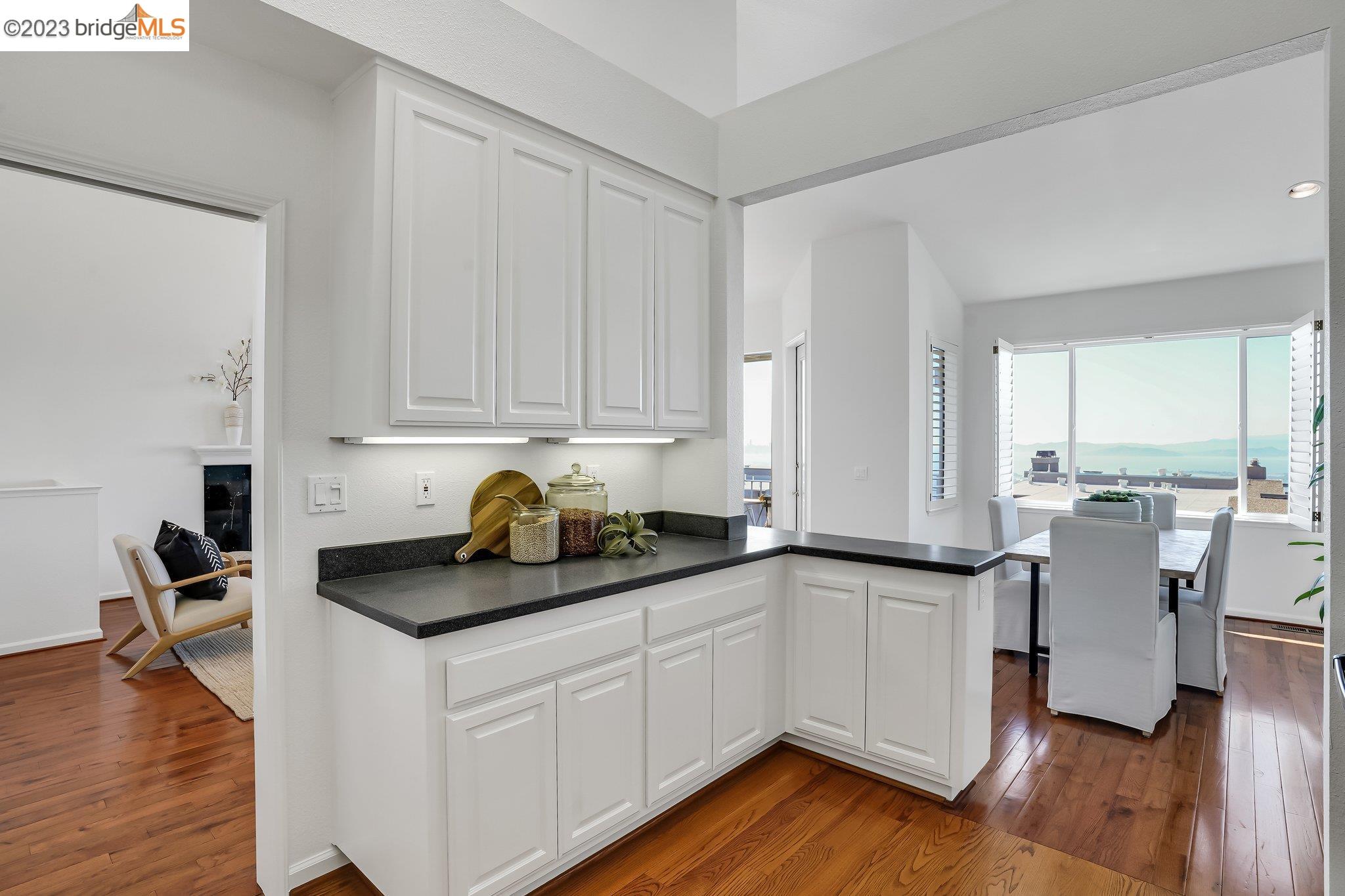 31 Windward Hl