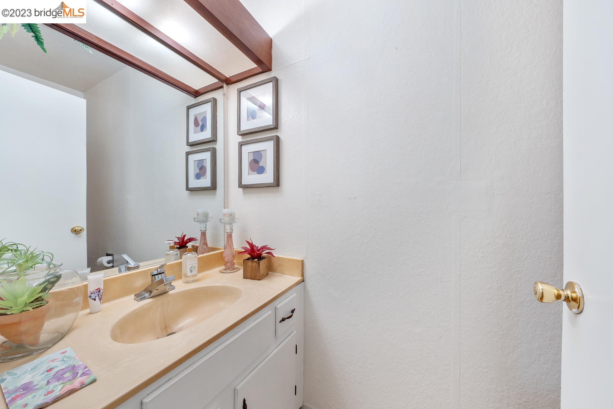 120 Temescal Cir