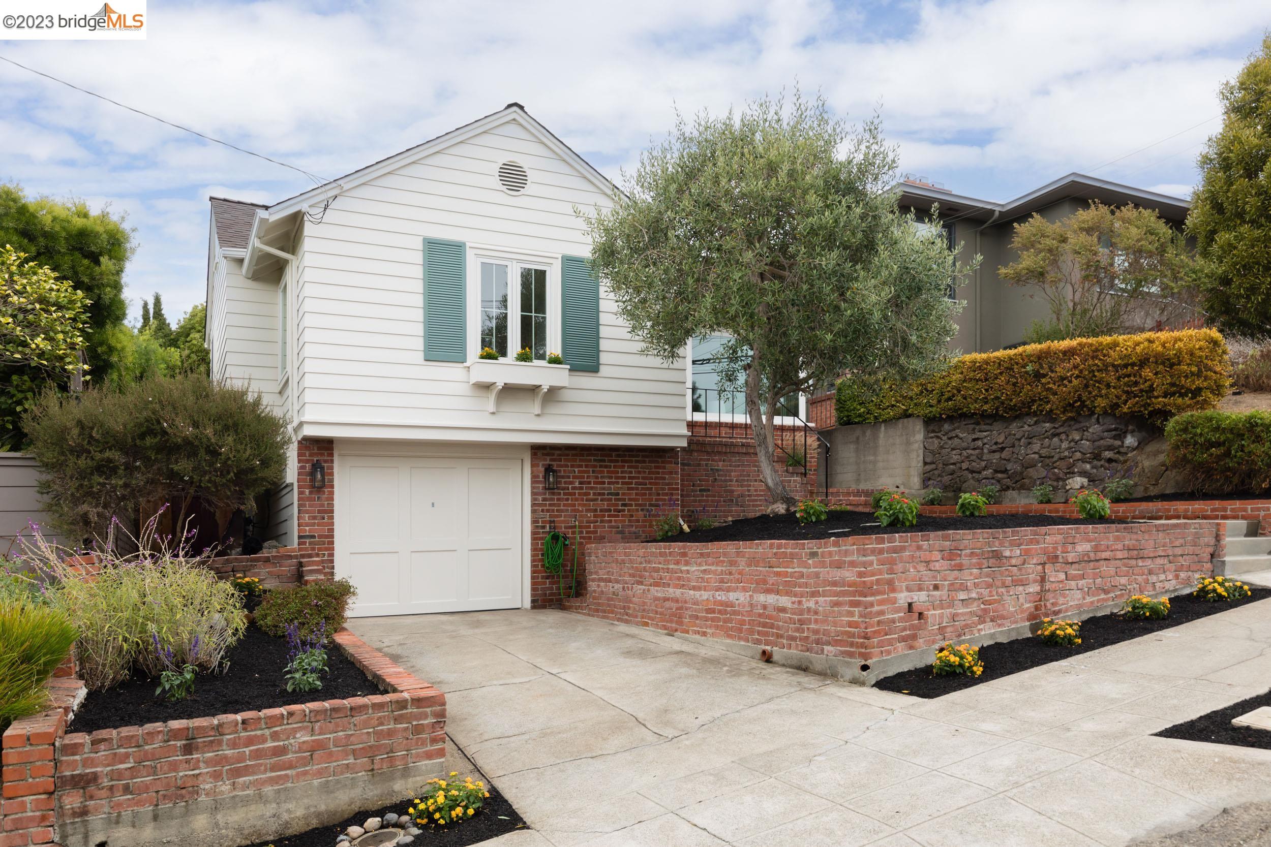 114 Mandalay Rd