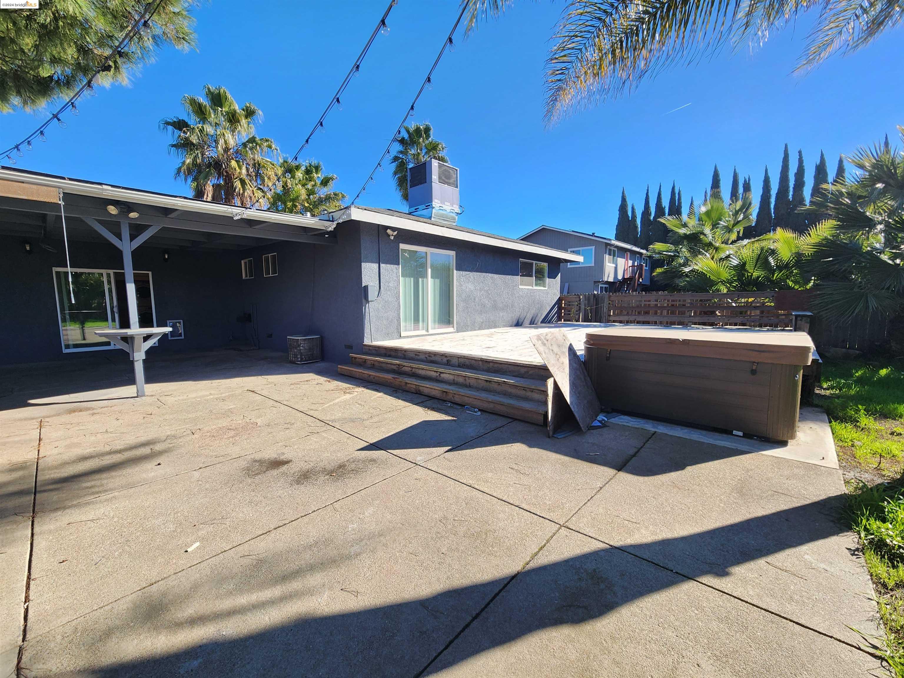 5543 Sandmound Blvd
