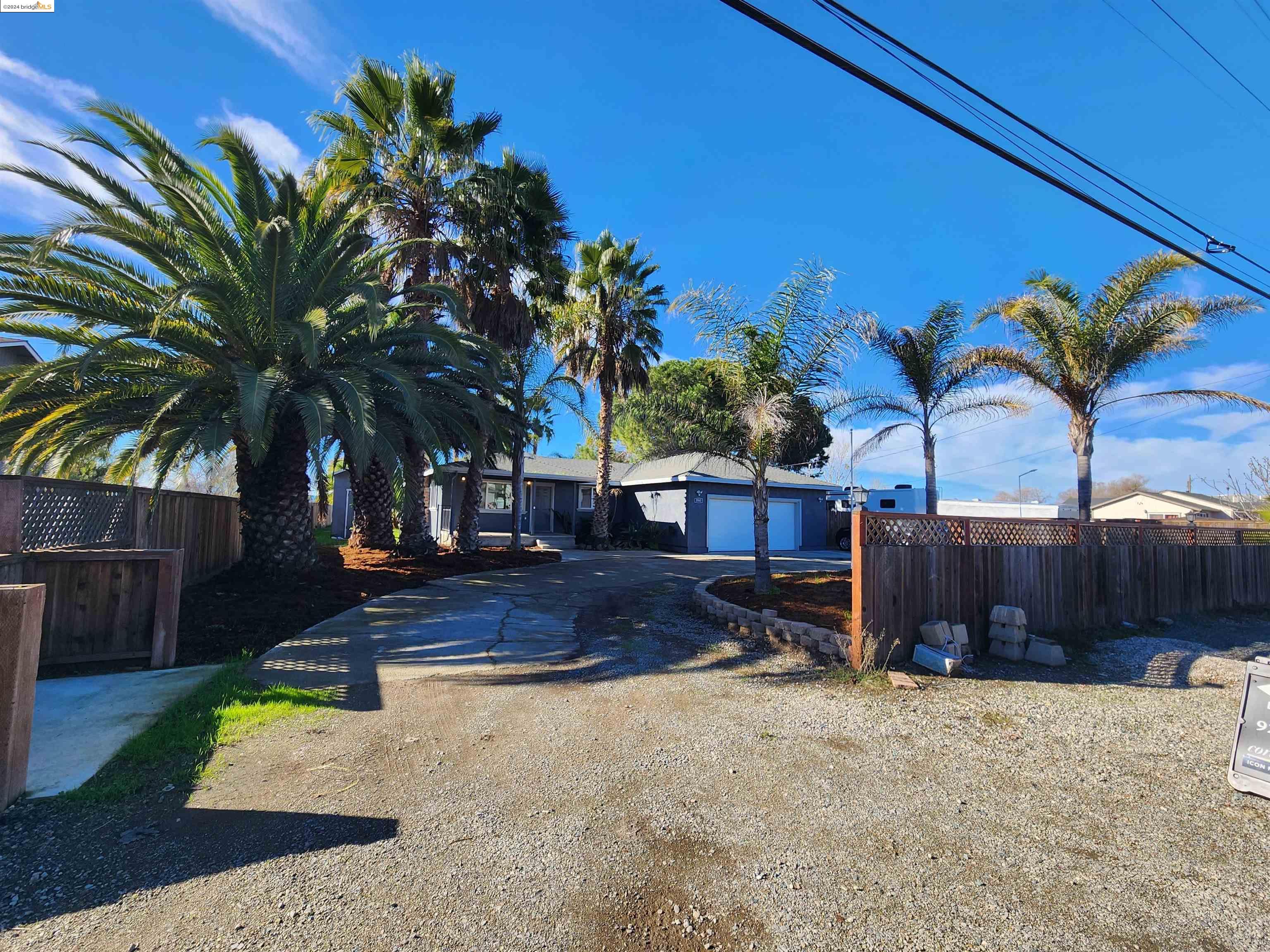 5543 Sandmound Blvd