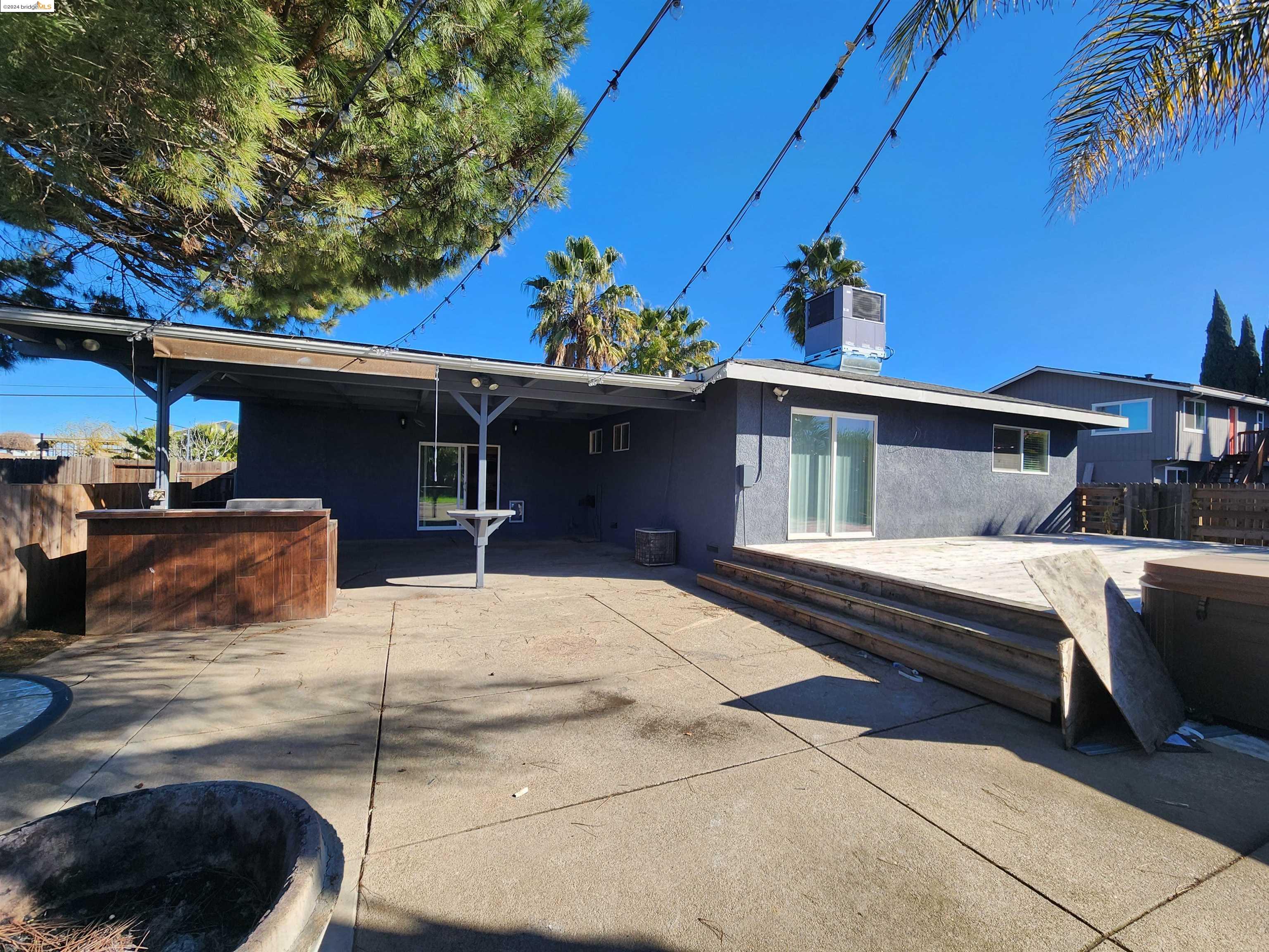 5543 Sandmound Blvd