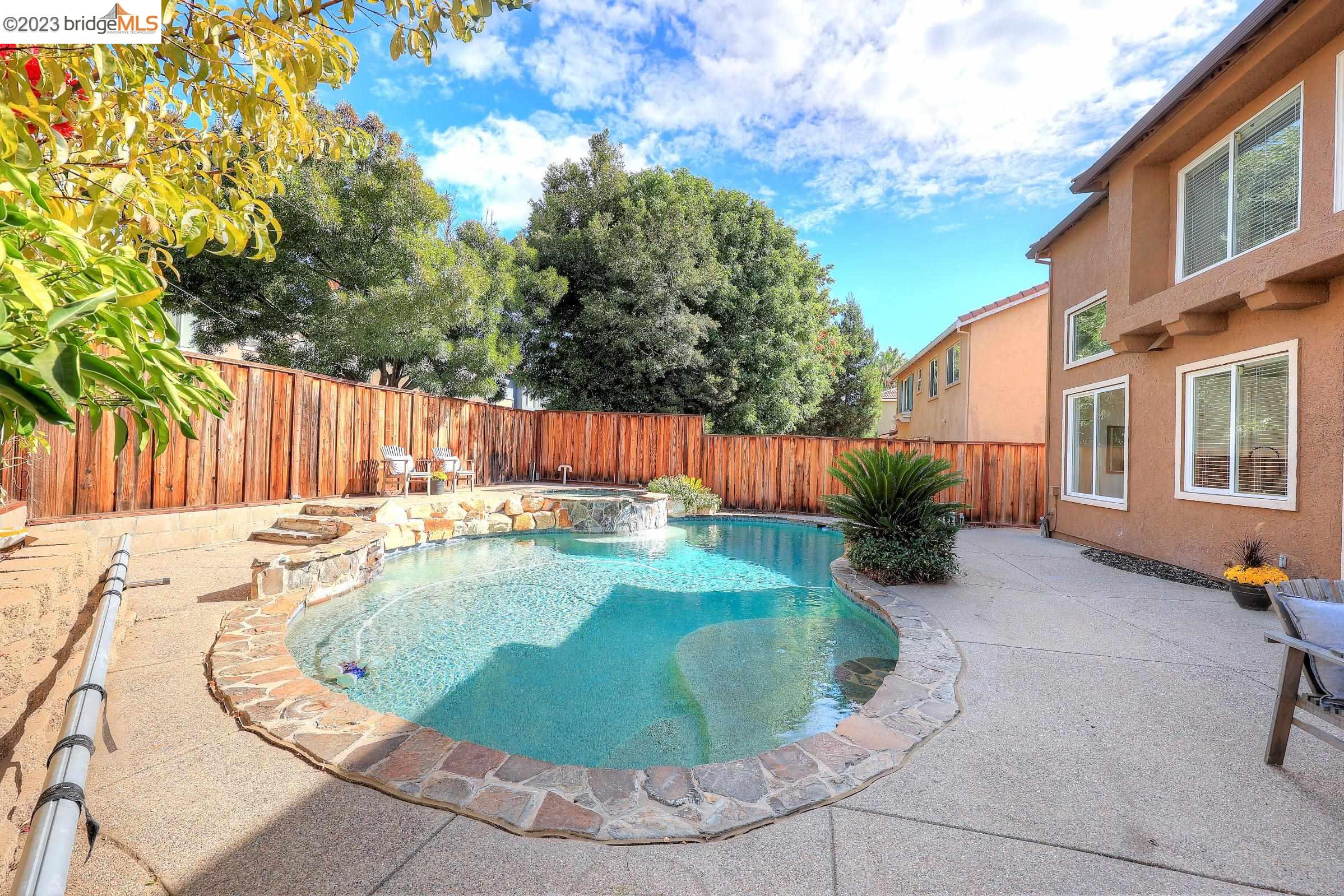 1417 Solana Dr