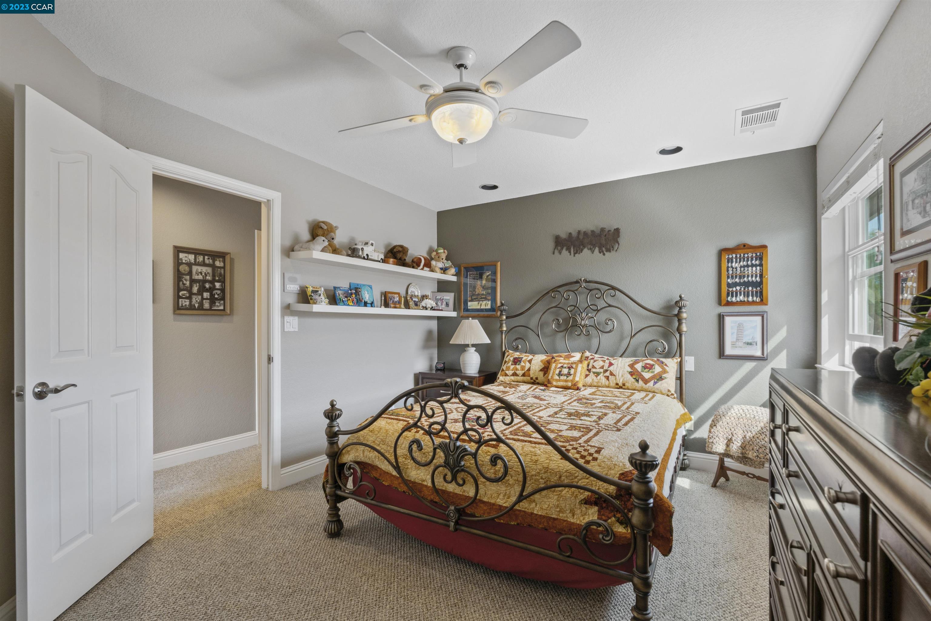 2071 Windward Pt
