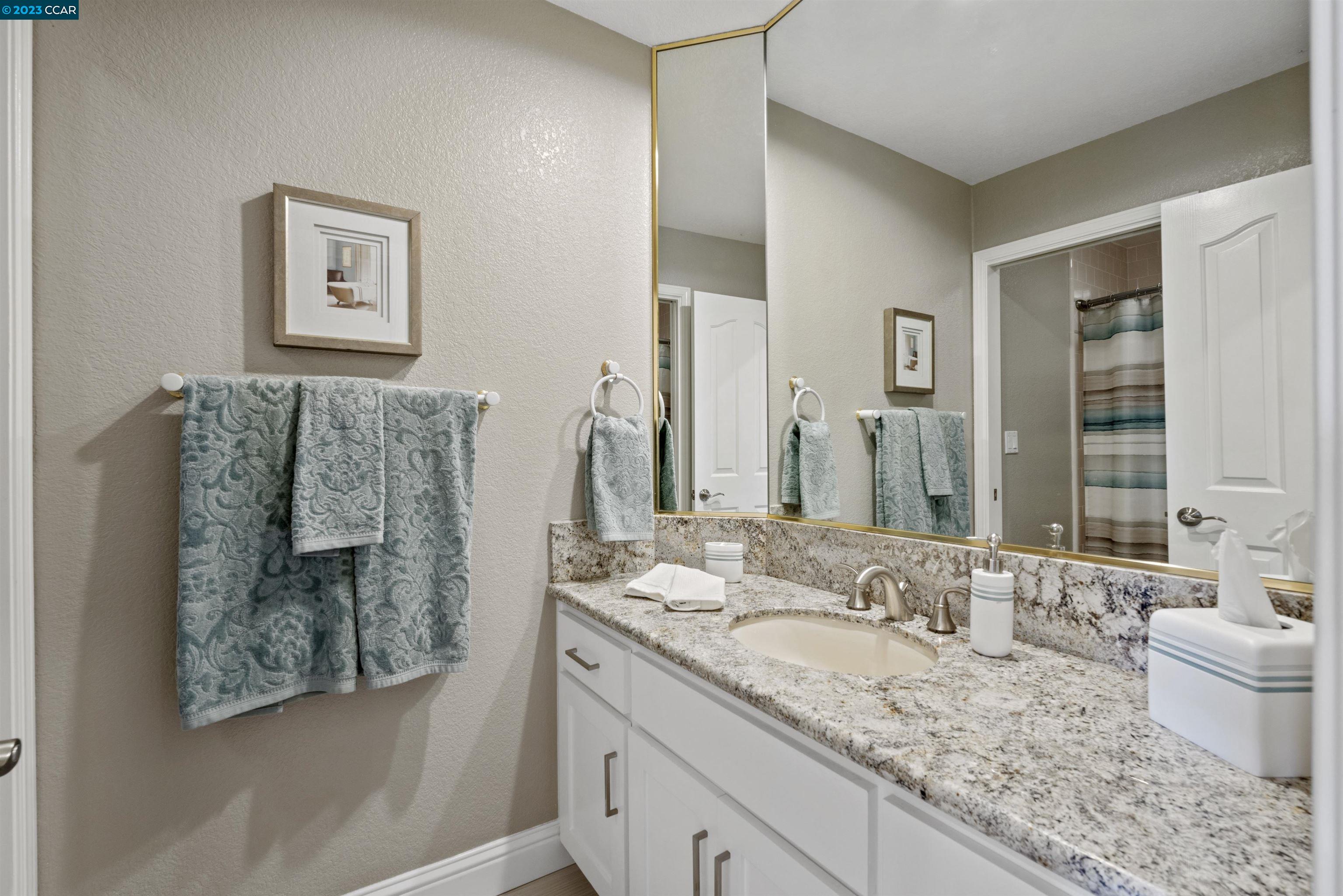 2071 Windward Pt