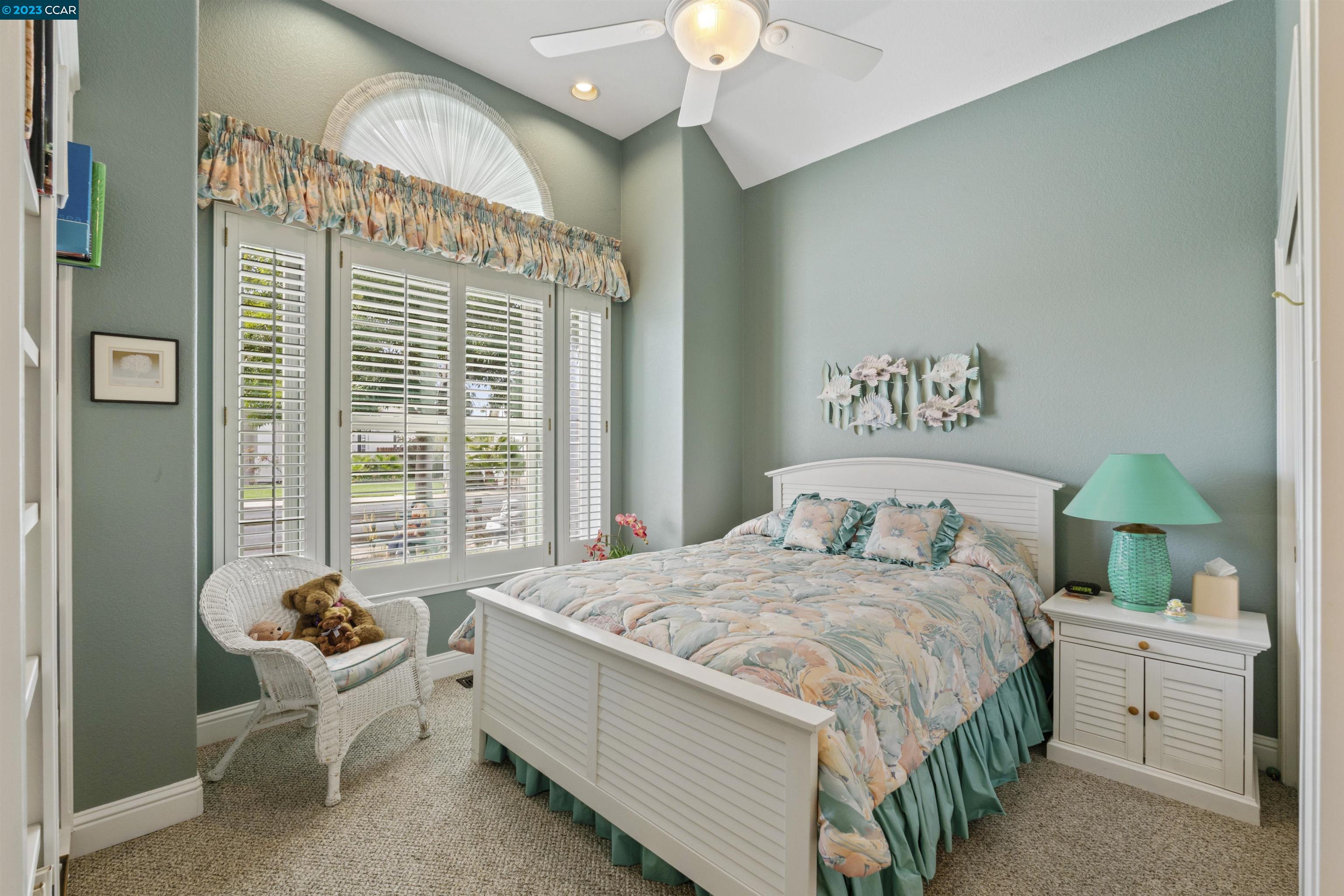 2071 Windward Pt