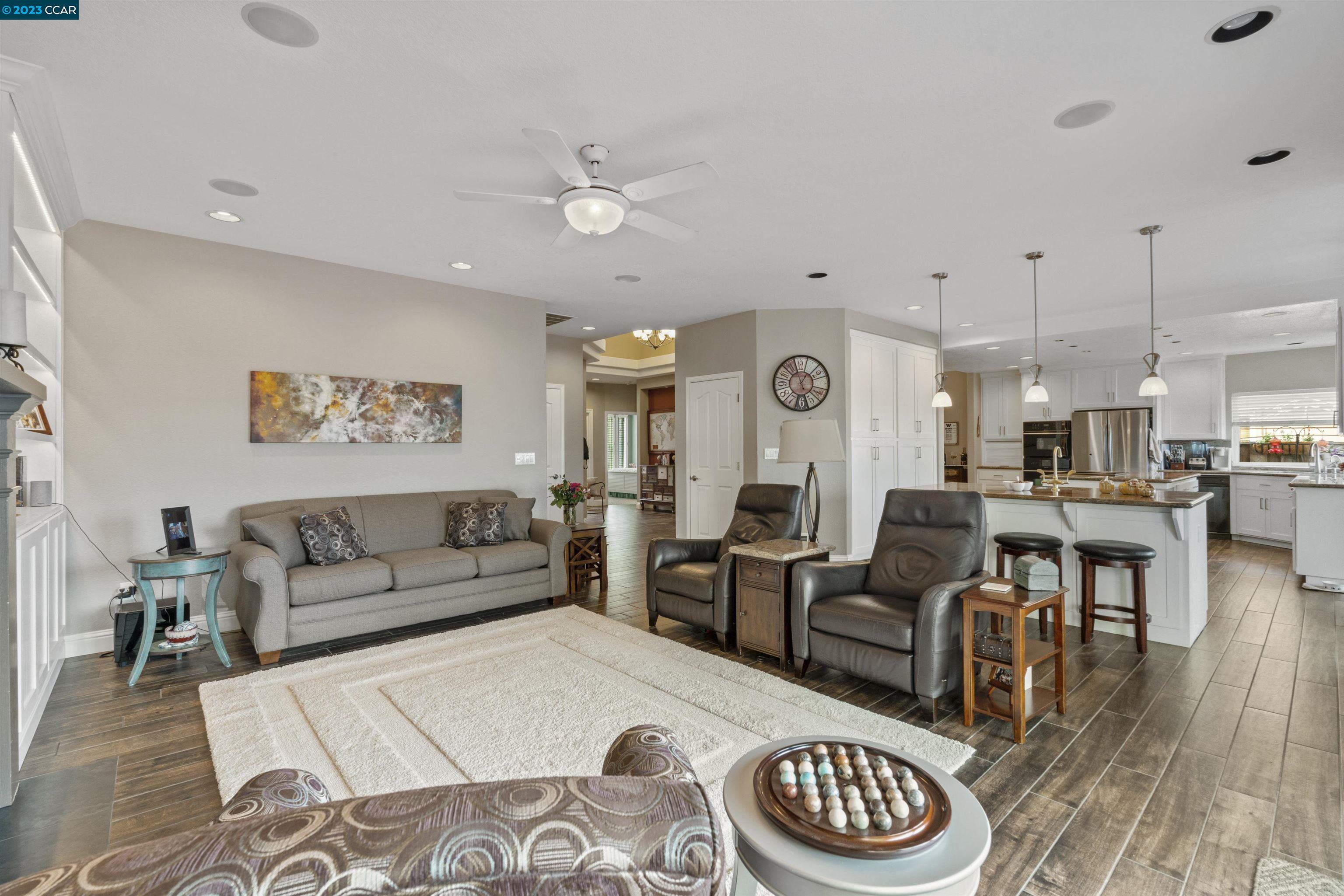 2071 Windward Pt
