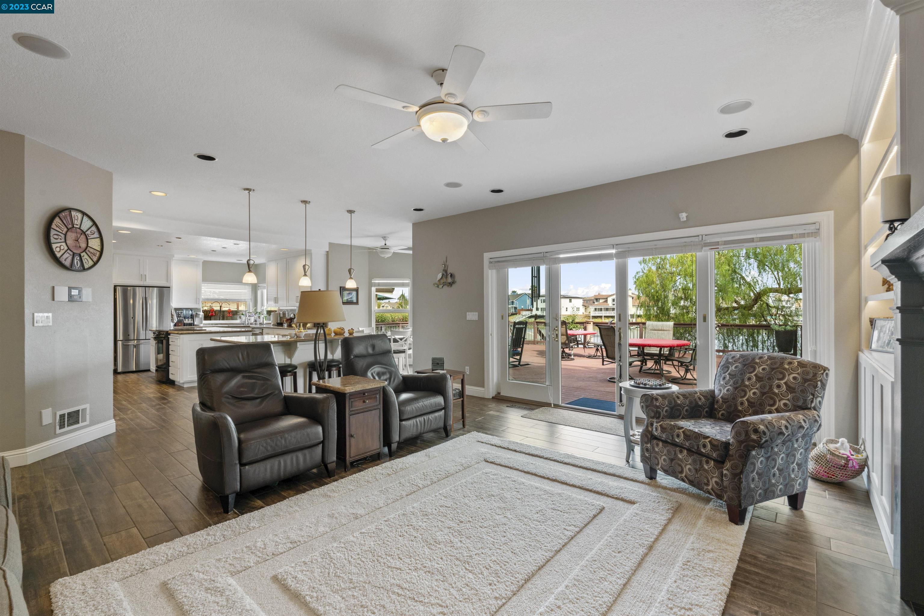 2071 Windward Pt