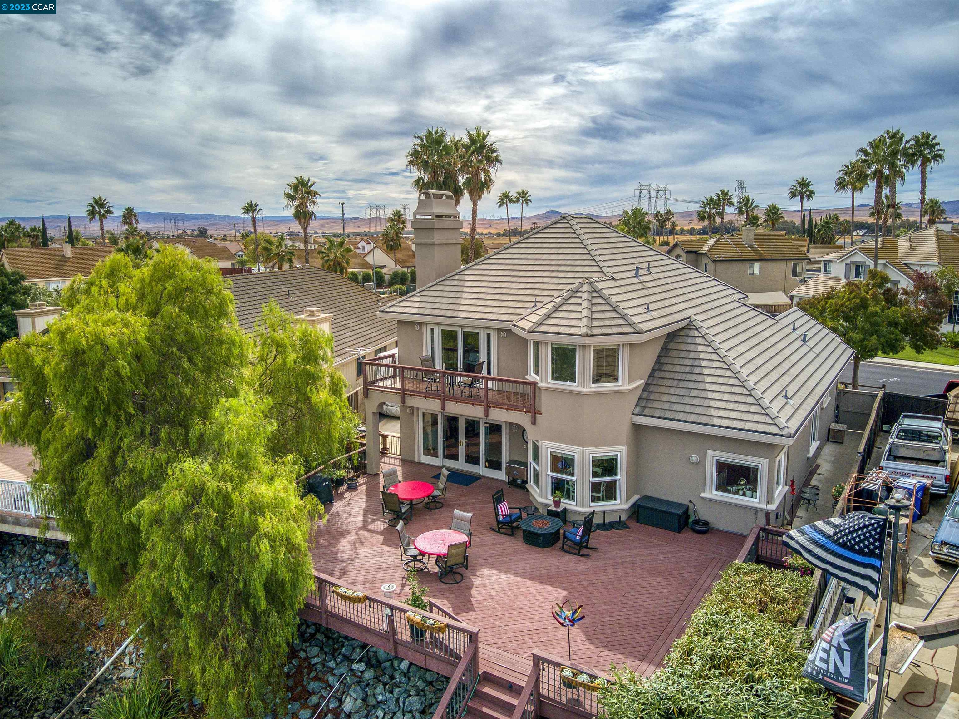 2071 Windward Pt