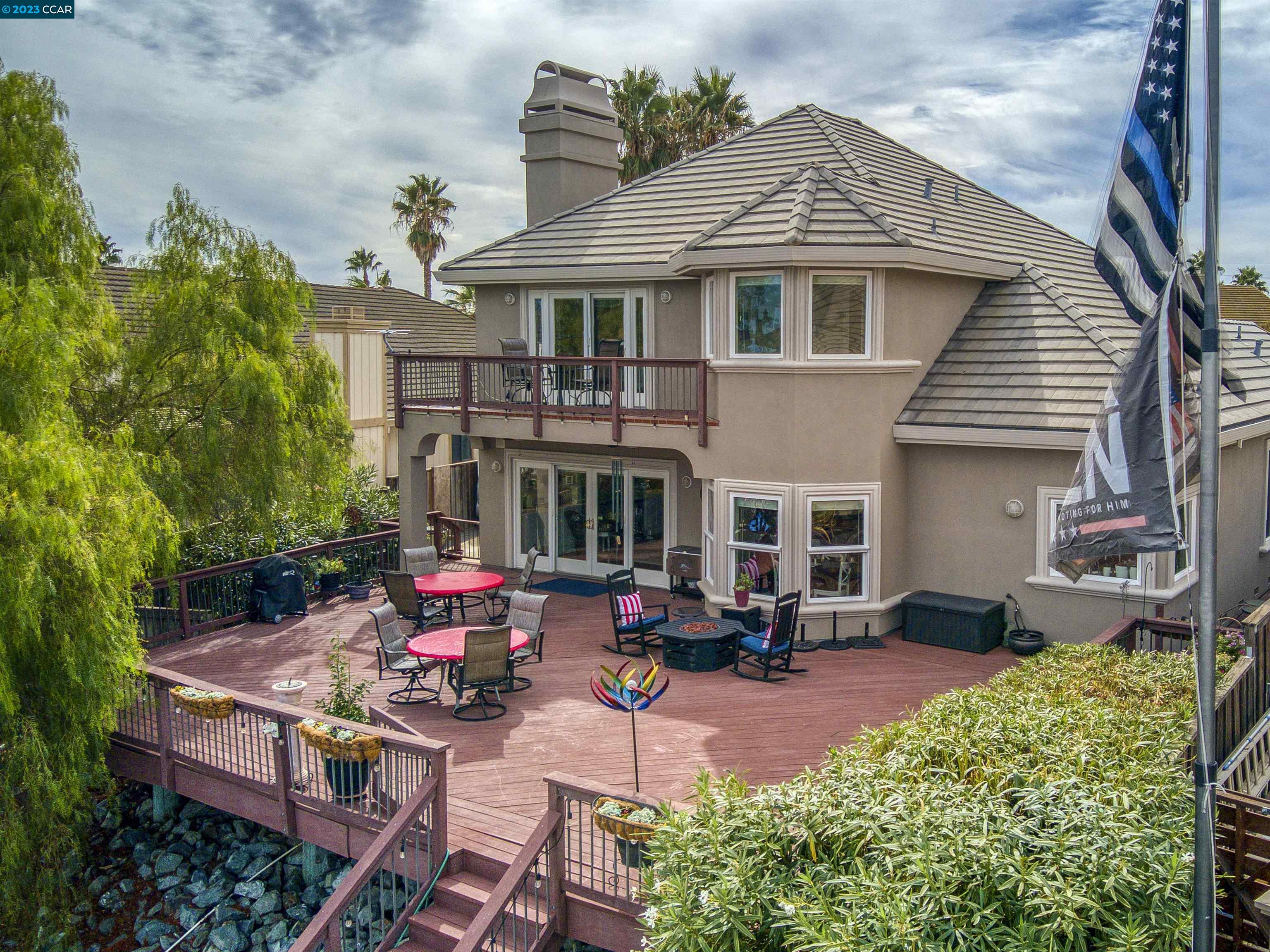2071 Windward Pt