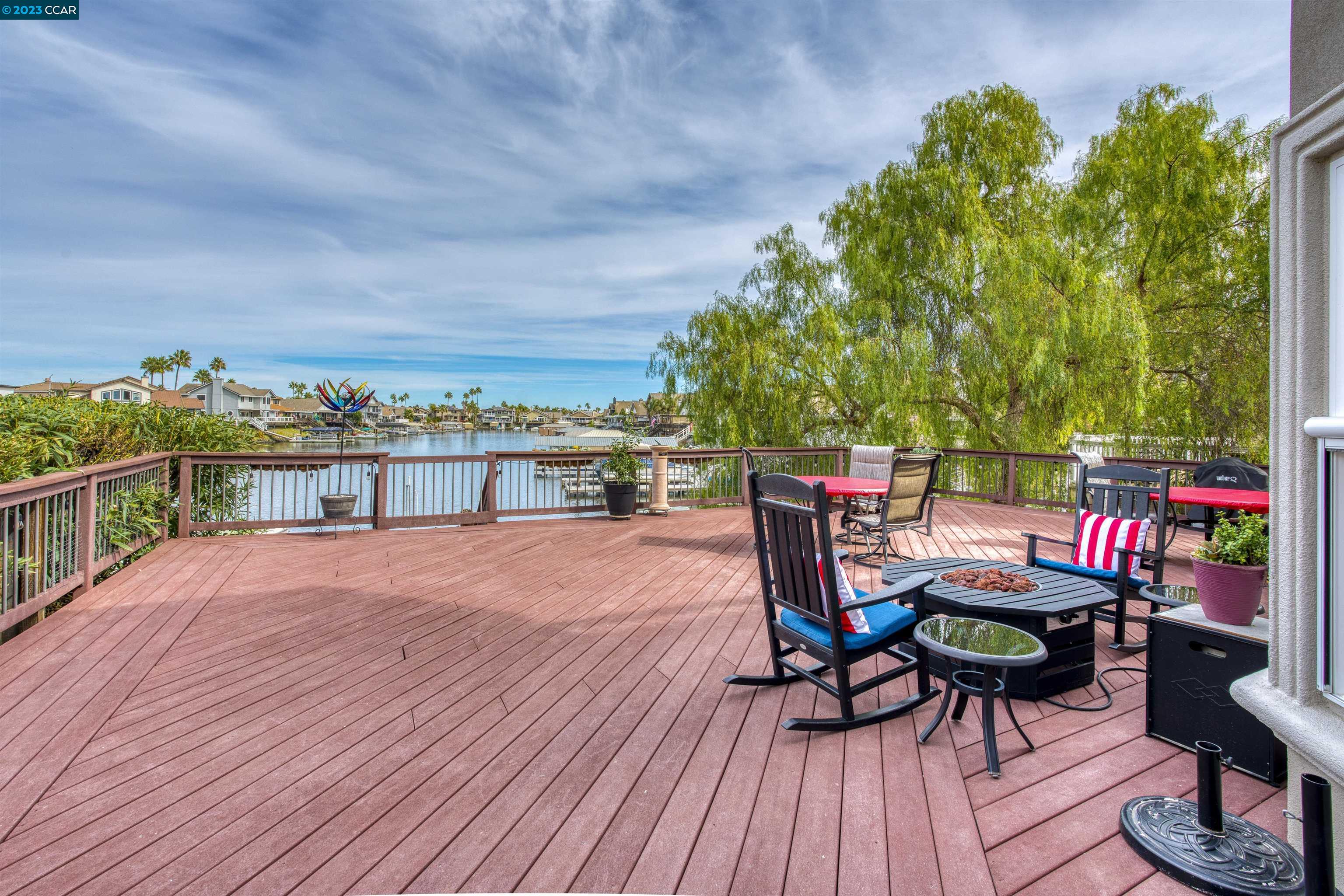 2071 Windward Pt