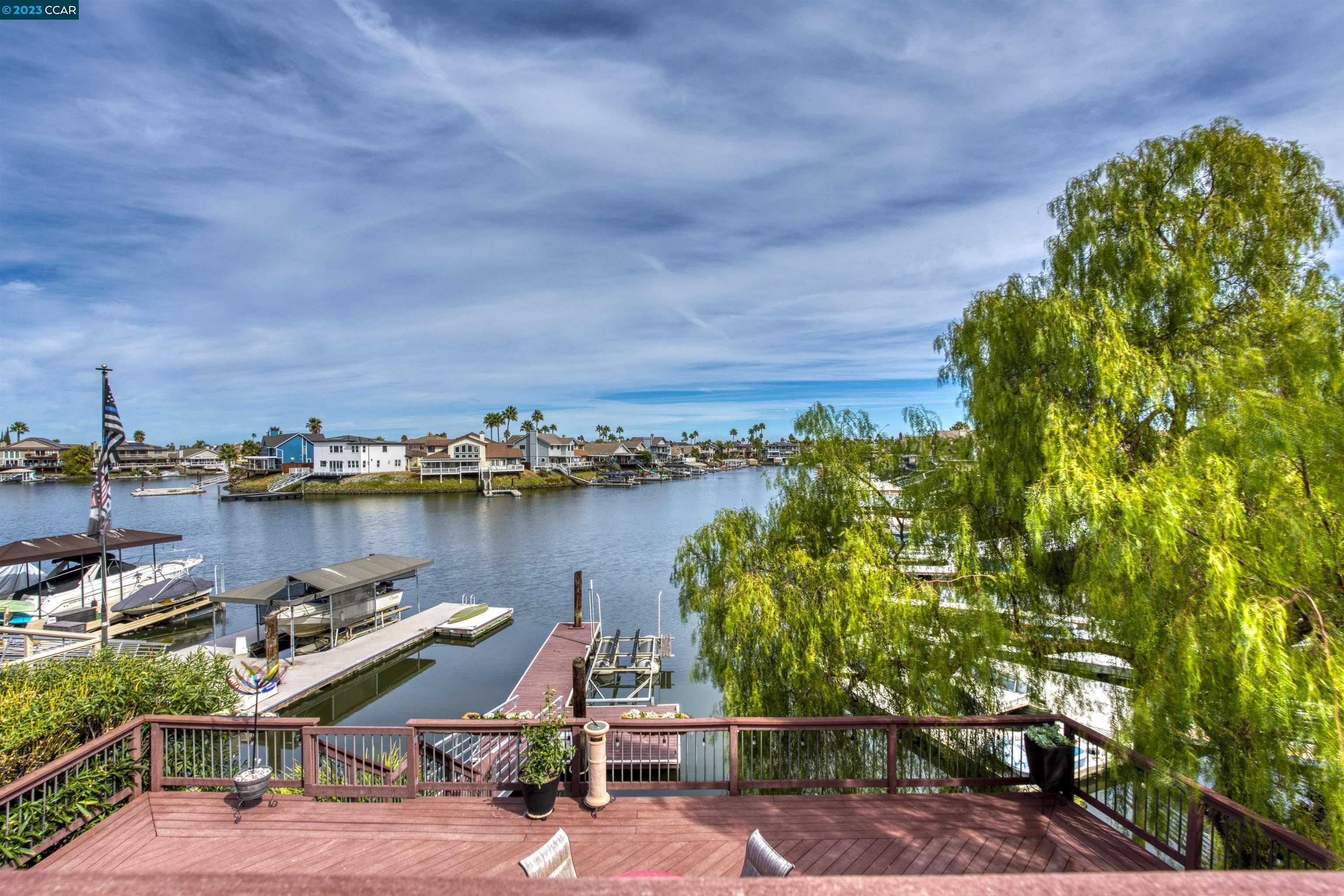 2071 Windward Pt