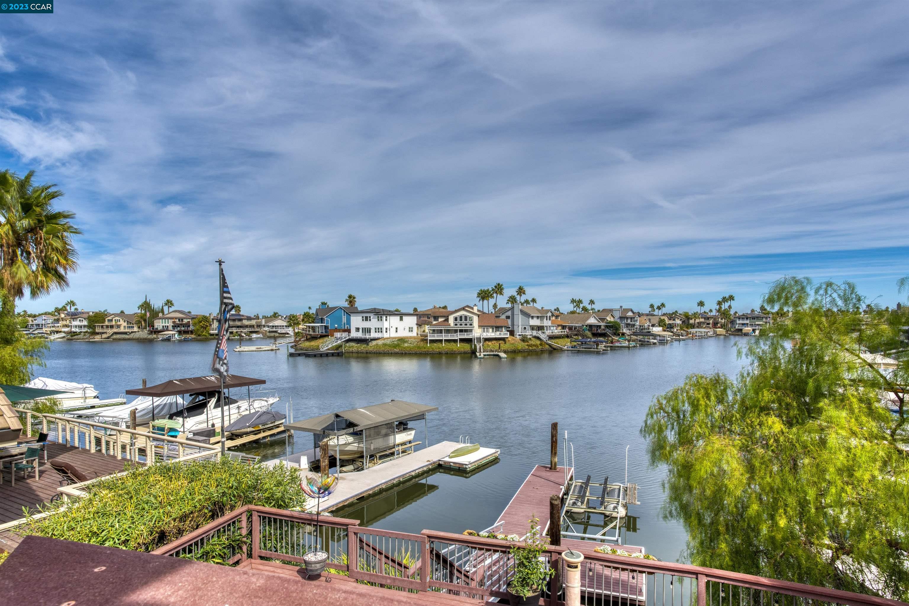2071 Windward Pt