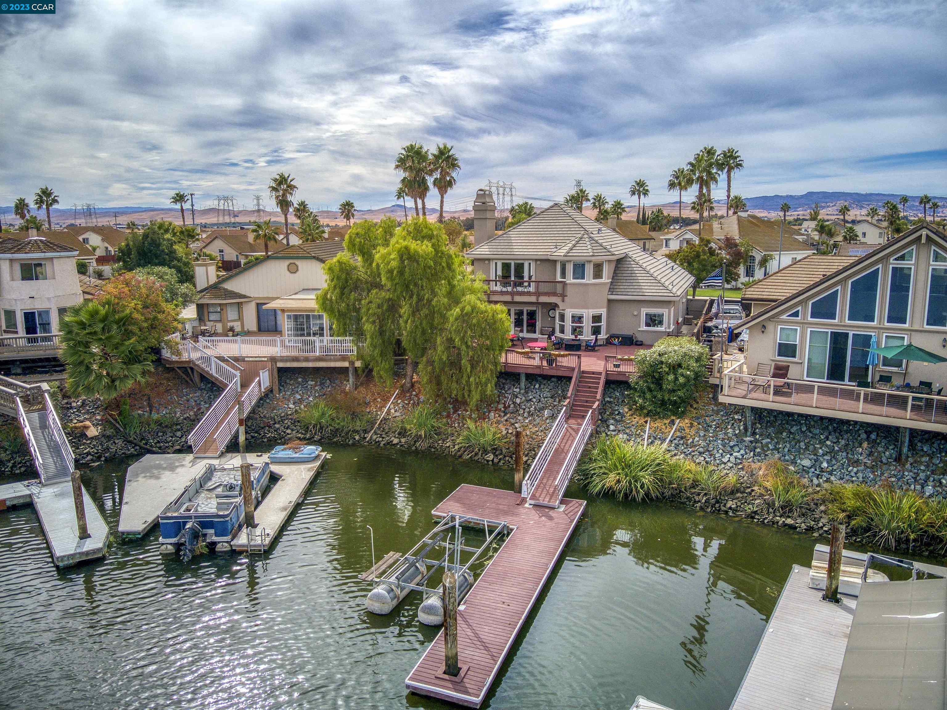 2071 Windward Pt