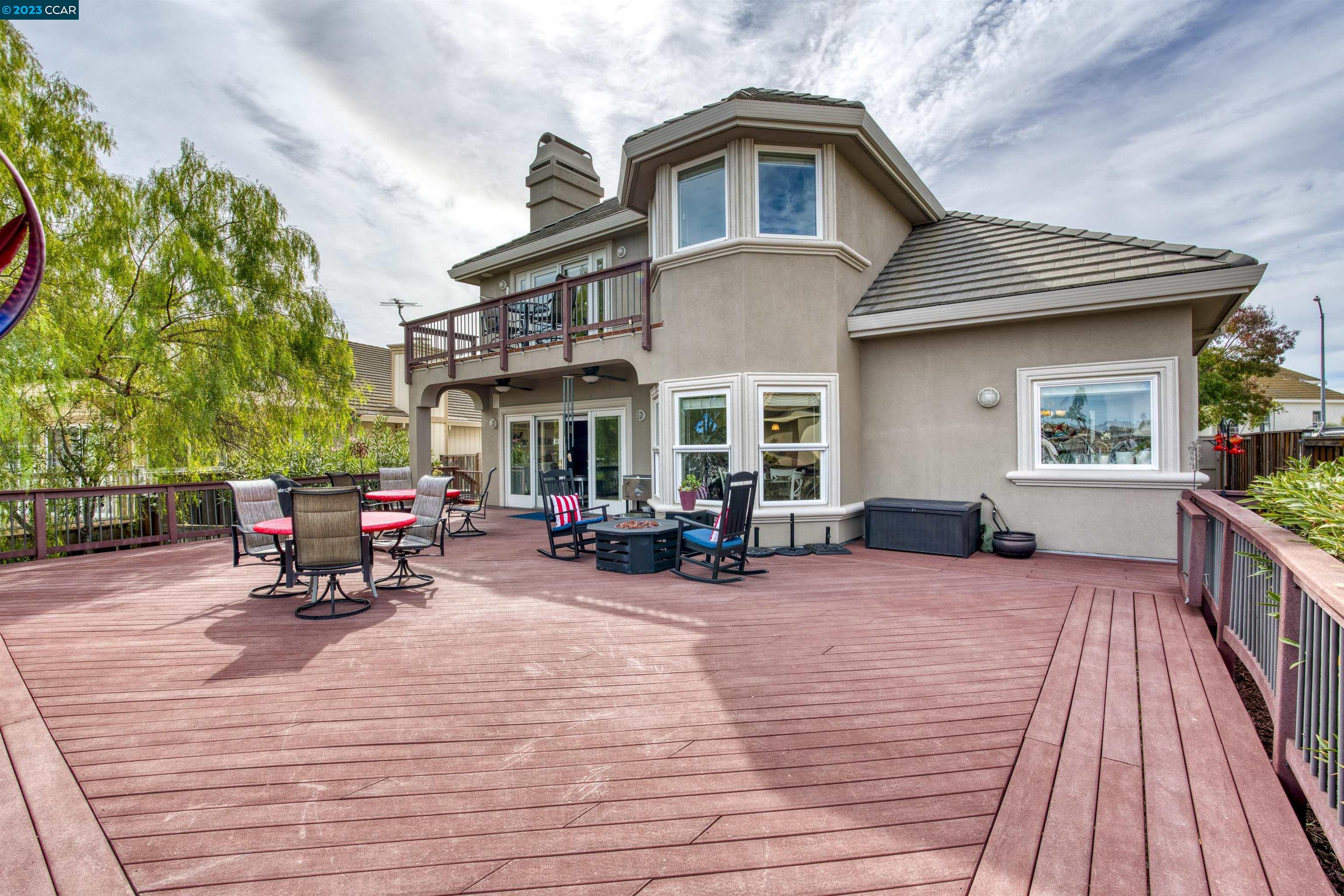 2071 Windward Pt