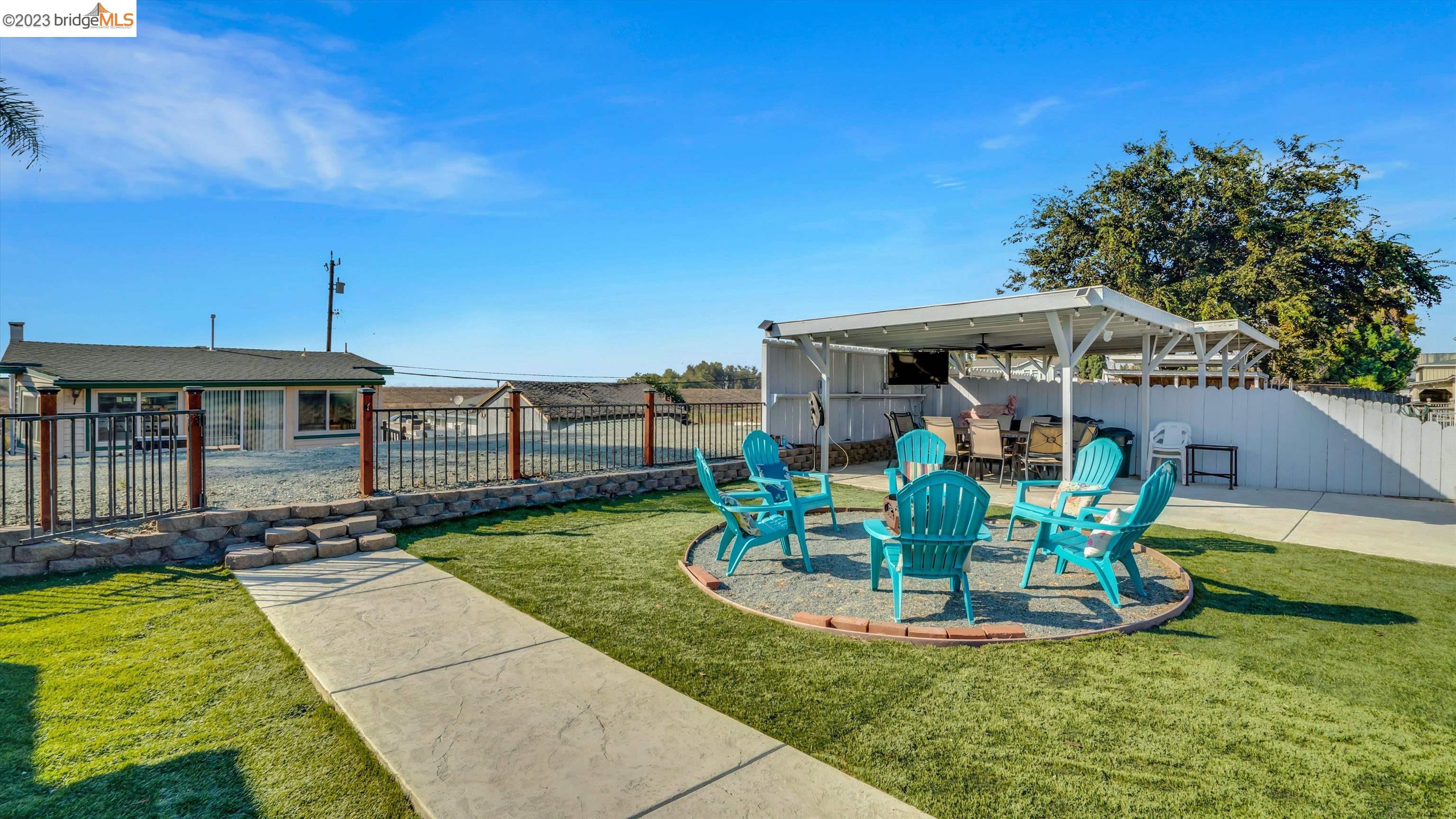 4526 Sandmound Blvd