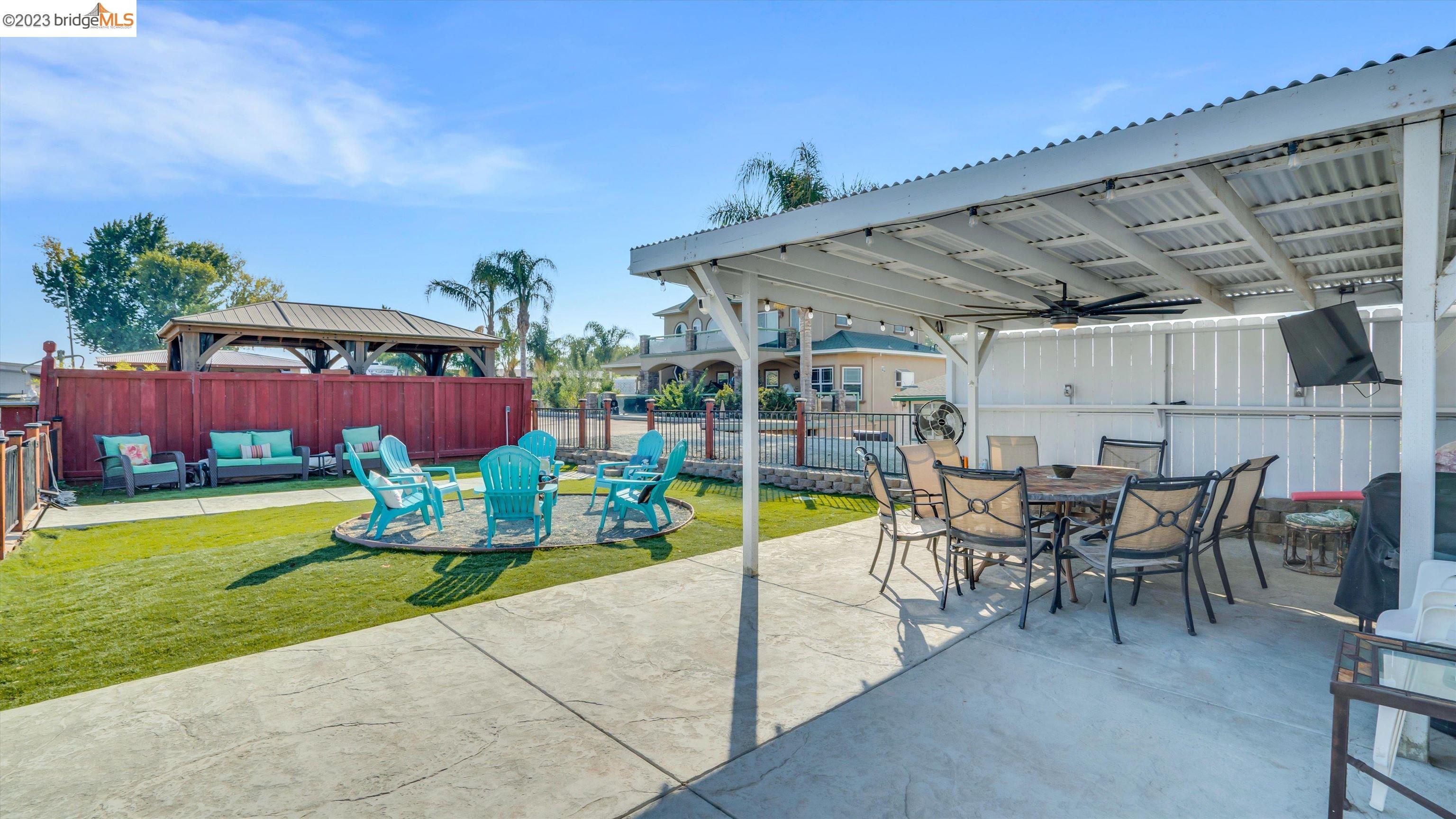 4526 Sandmound Blvd