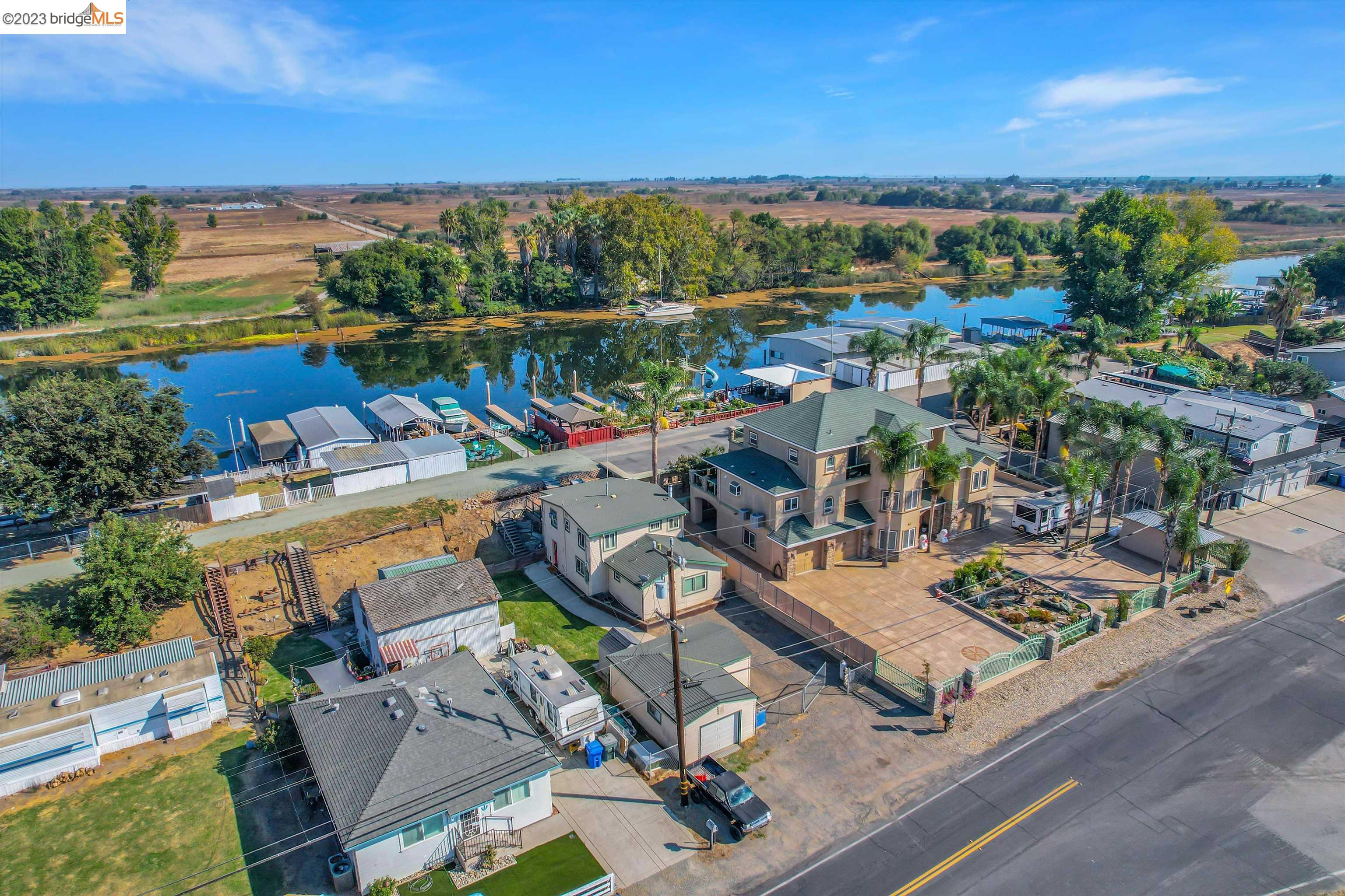 4526 Sandmound Blvd