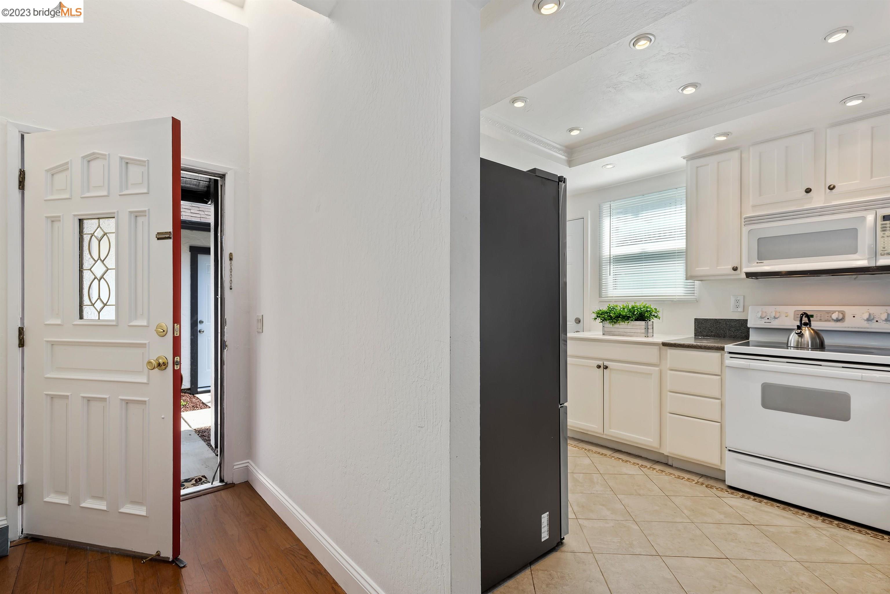 2463 Bay Meadows Cir