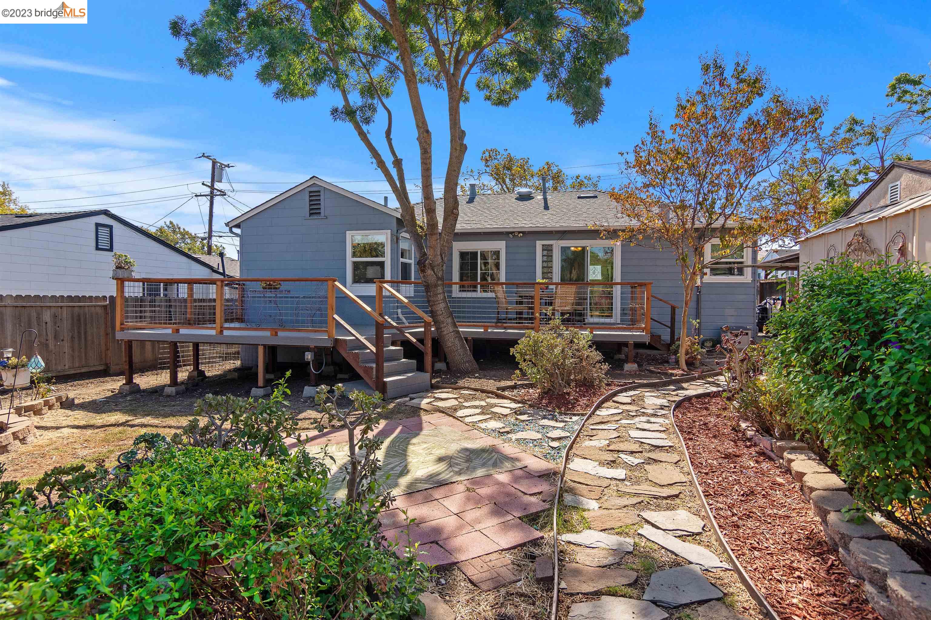 26 Lorraine Ave