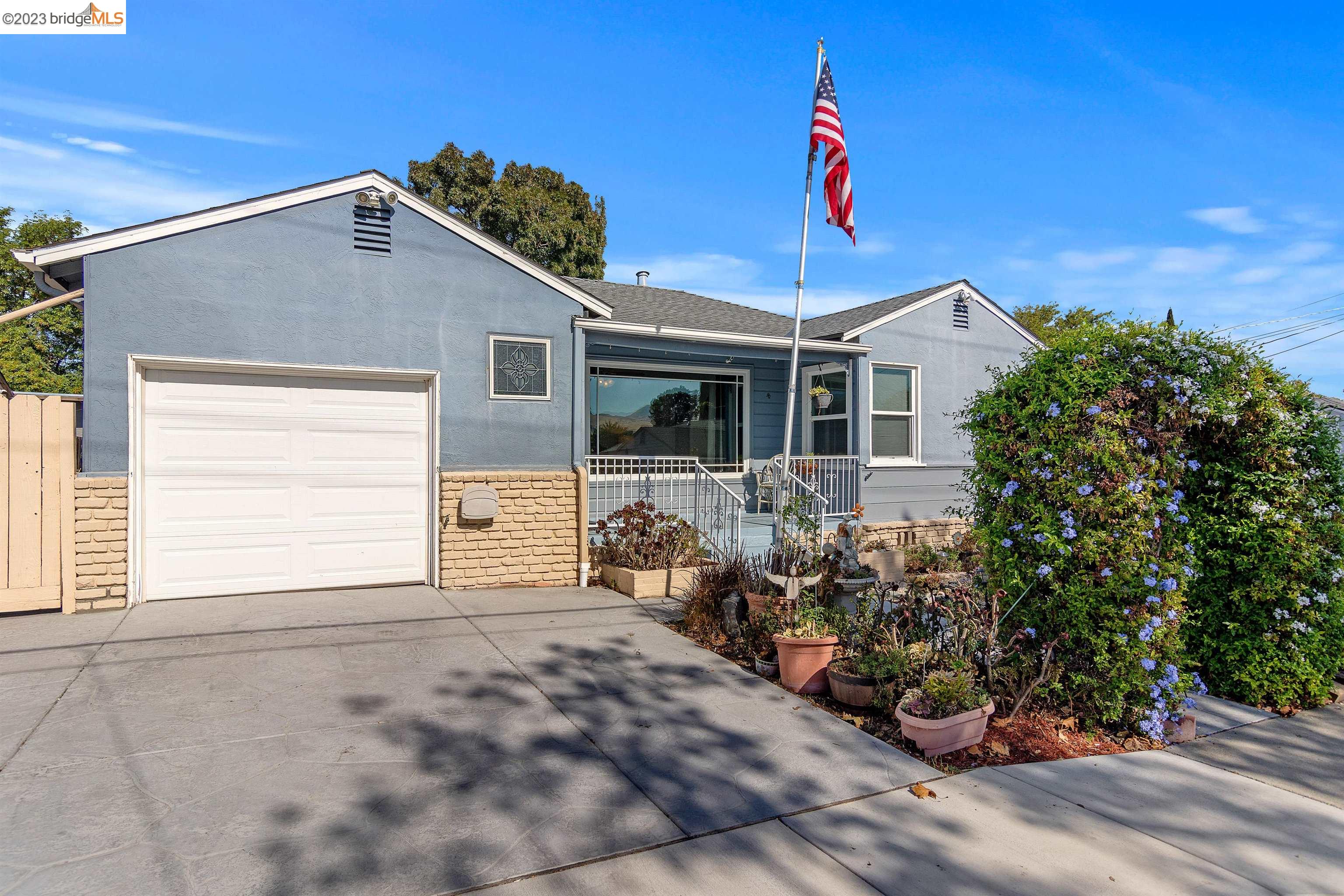 26 Lorraine Ave