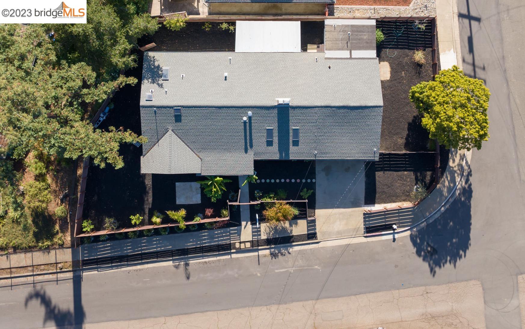 5000 Scotia Ave