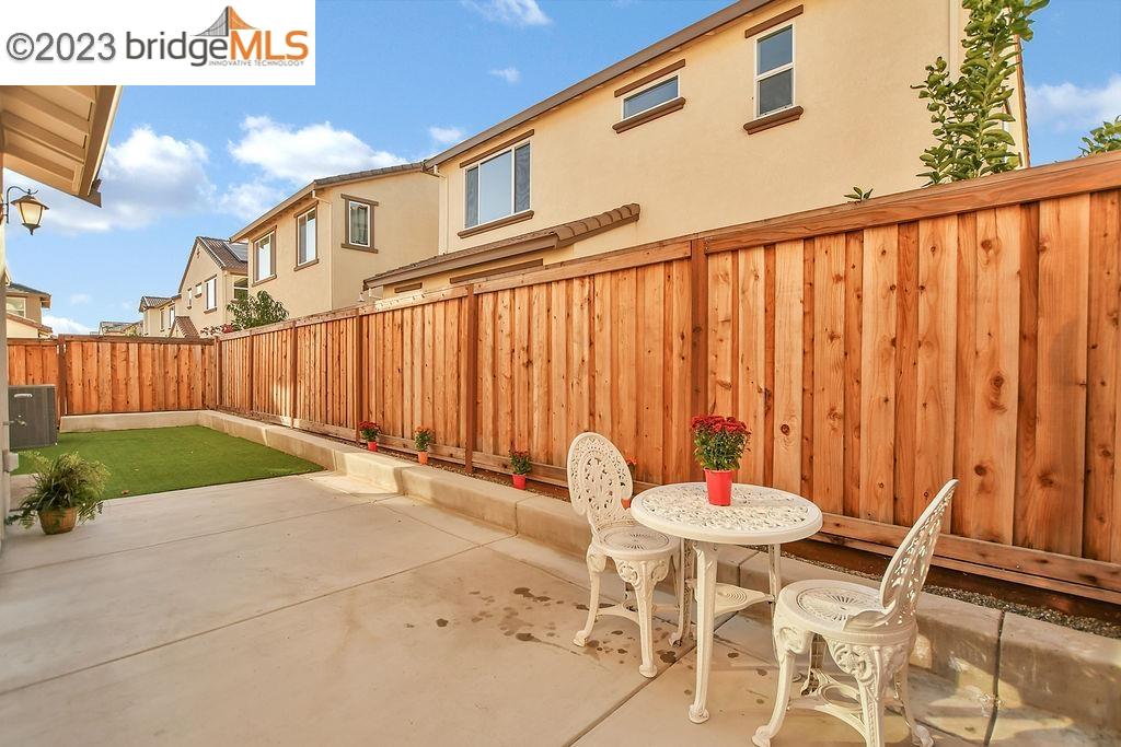154 Canary Creek Way
