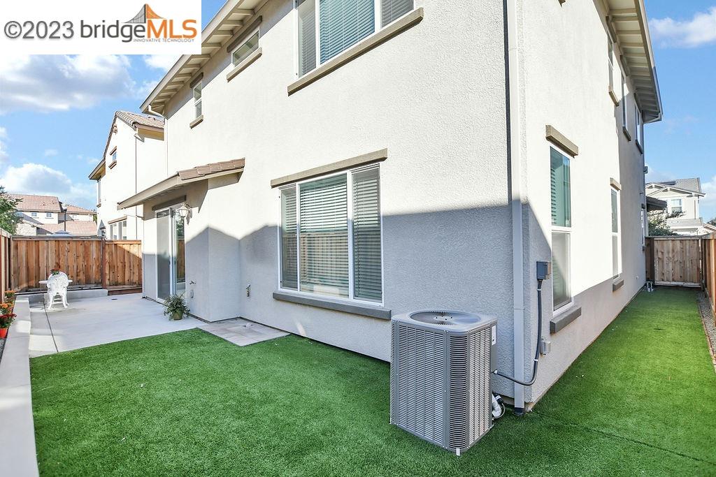 154 Canary Creek Way