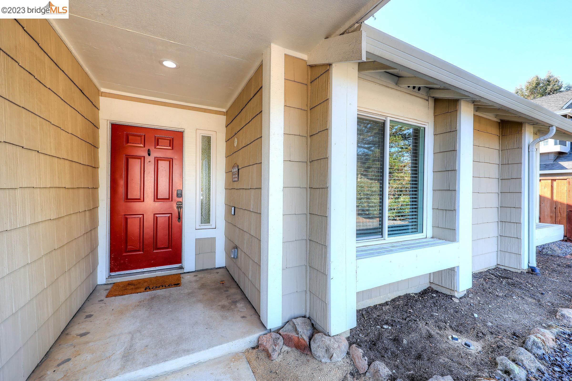 1911 Hemlock Dr