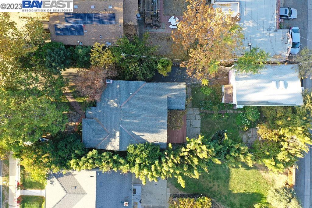 524 1St St