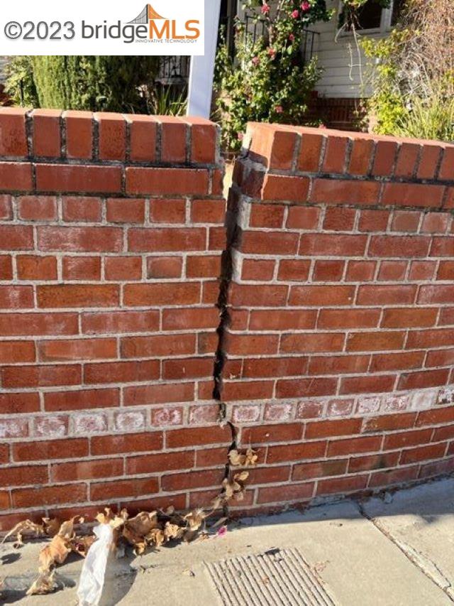108 Lois Ave