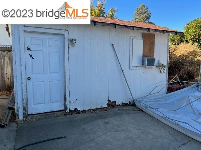 108 Lois Ave