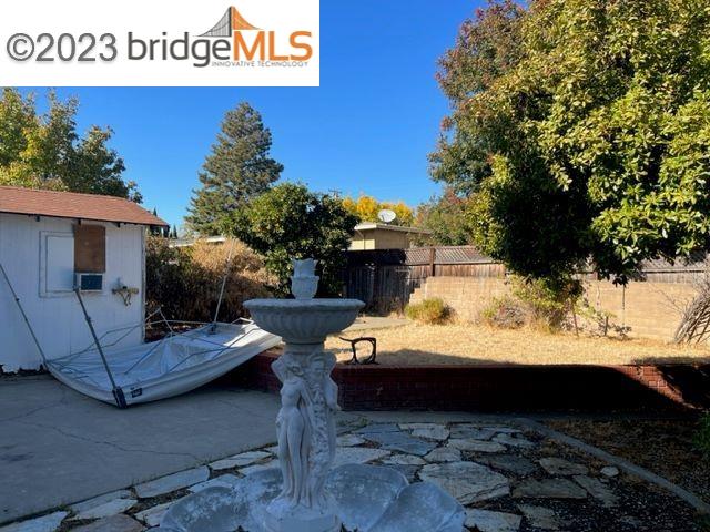 108 Lois Ave