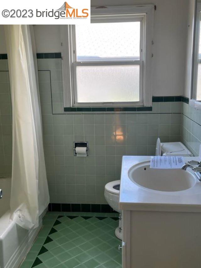 108 Lois Ave