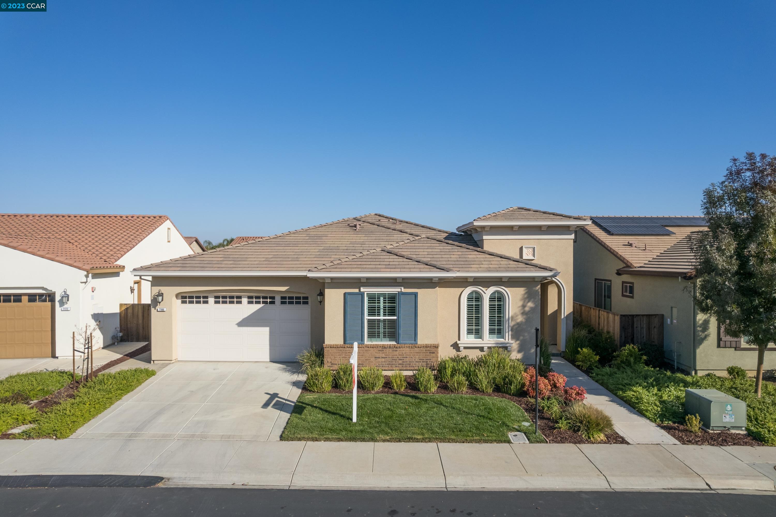 7166 Lakehead Way