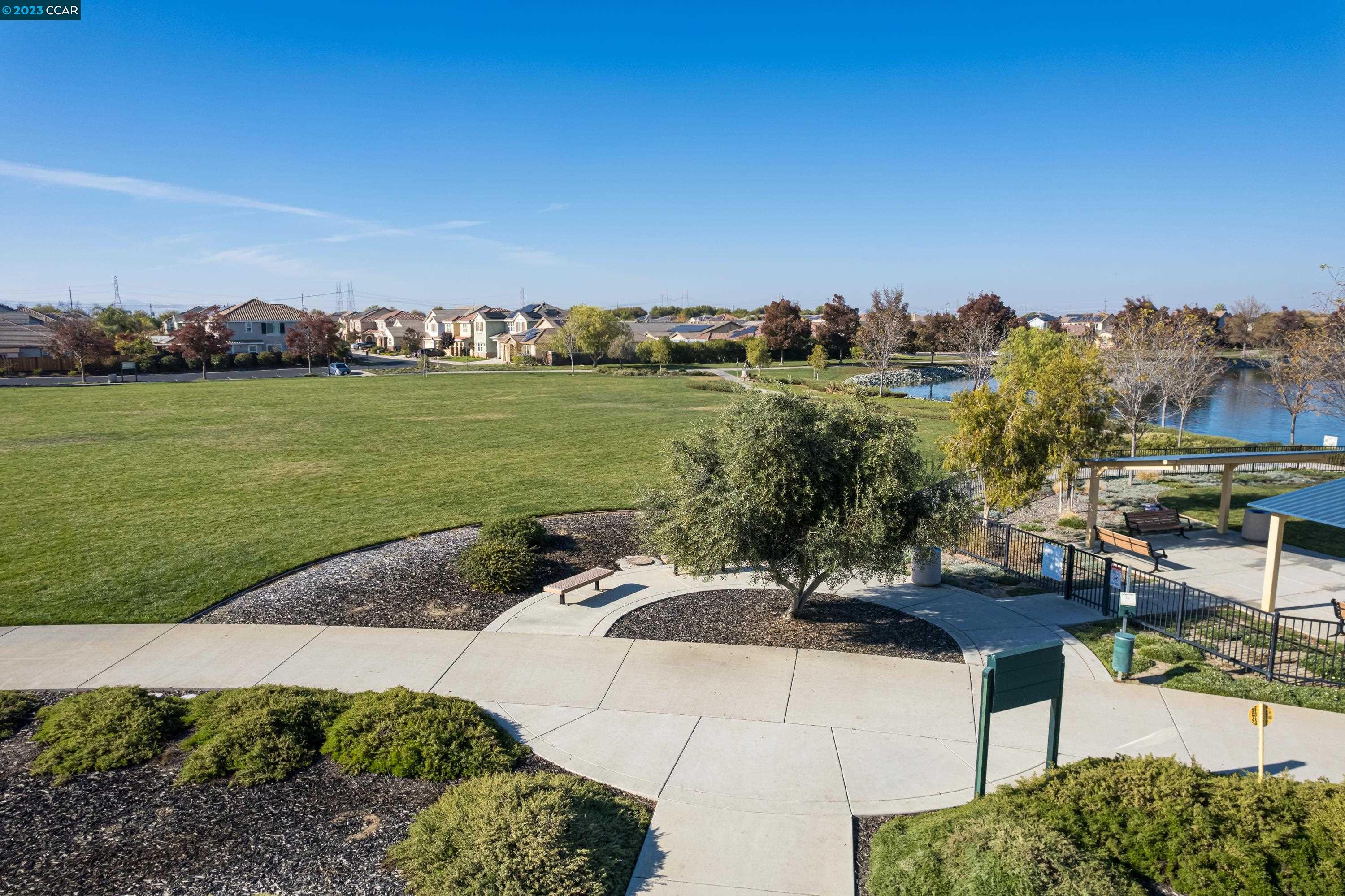 7166 Lakehead Way