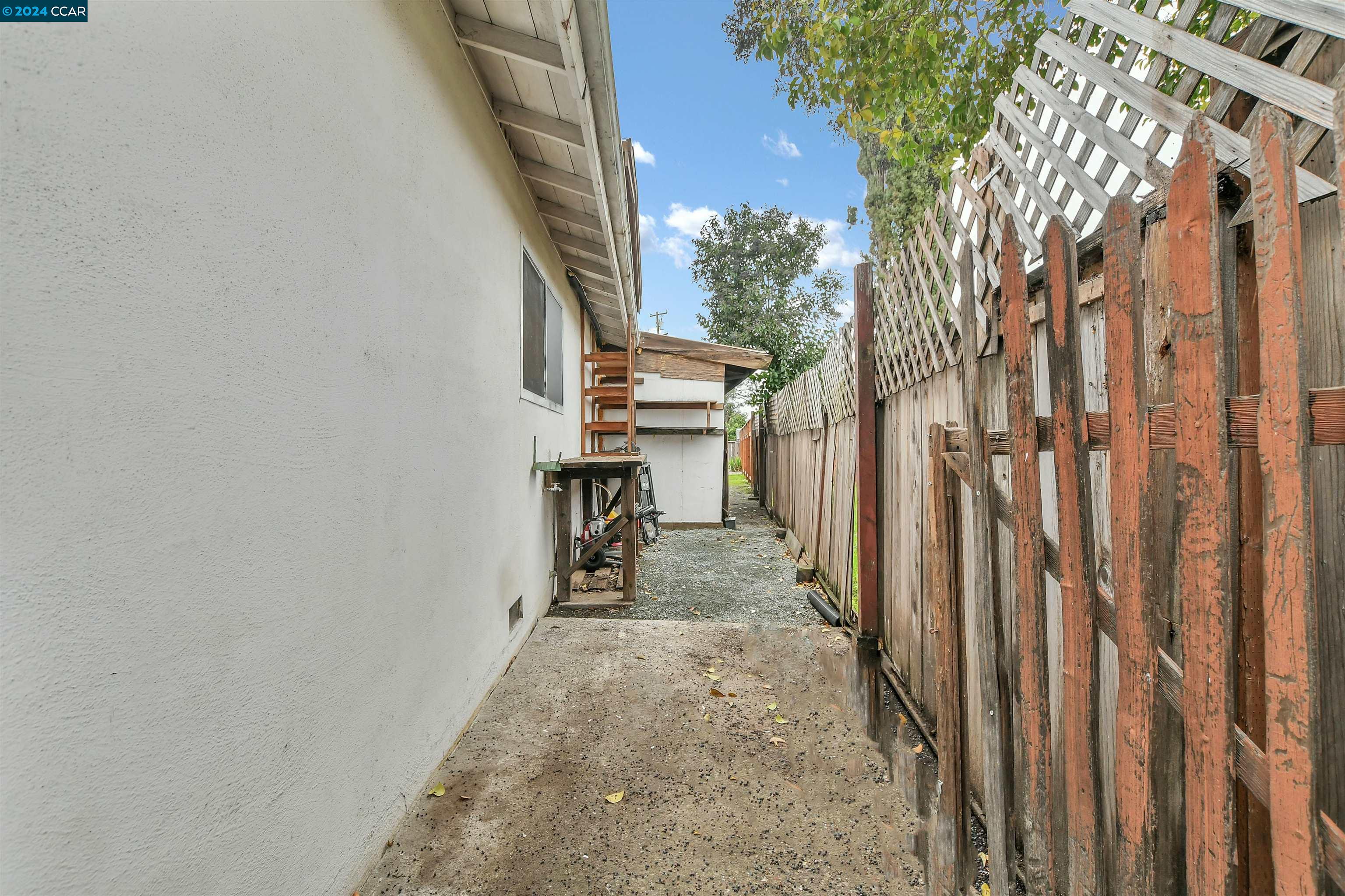 1188 Carey Dr