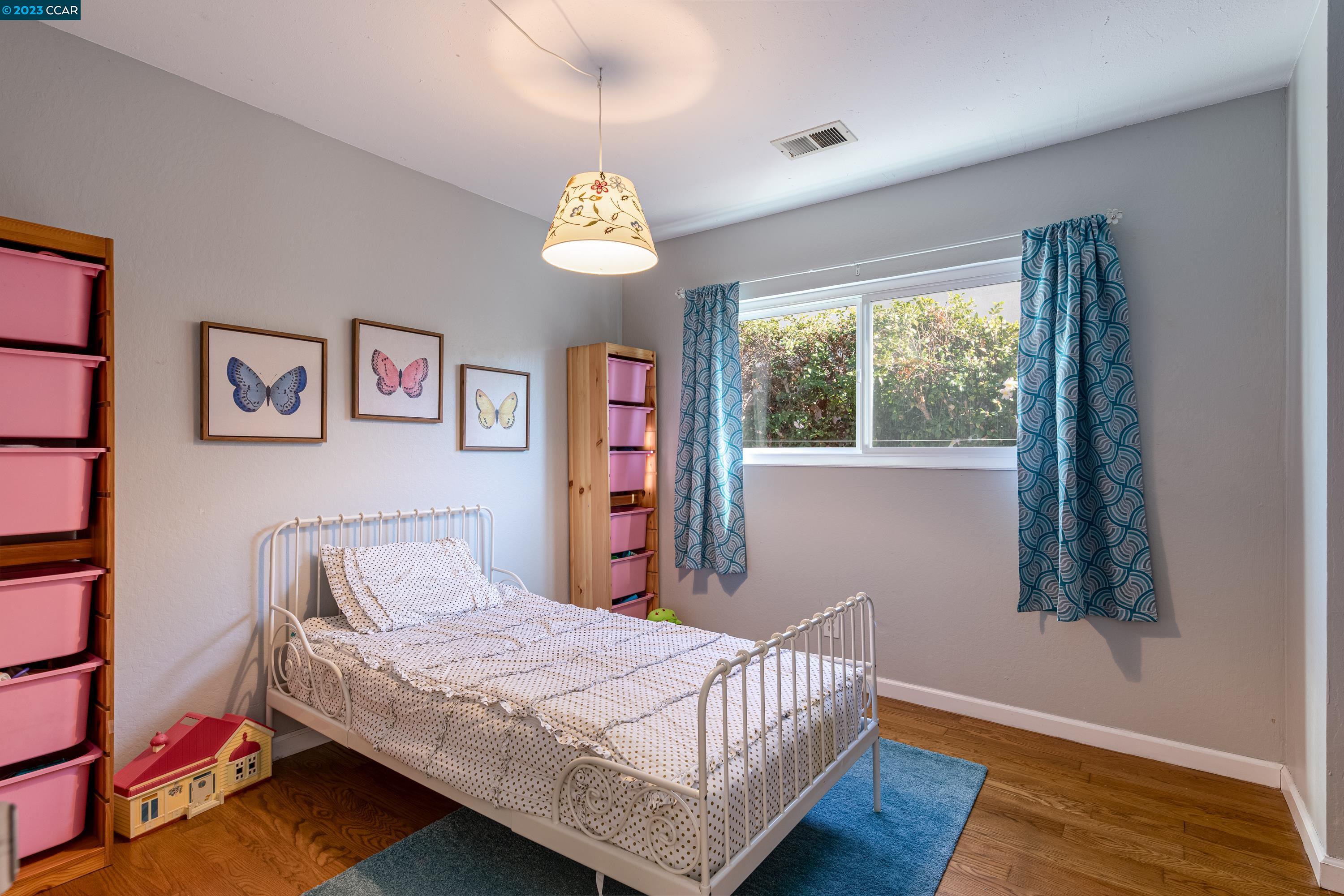 136 Starling Way