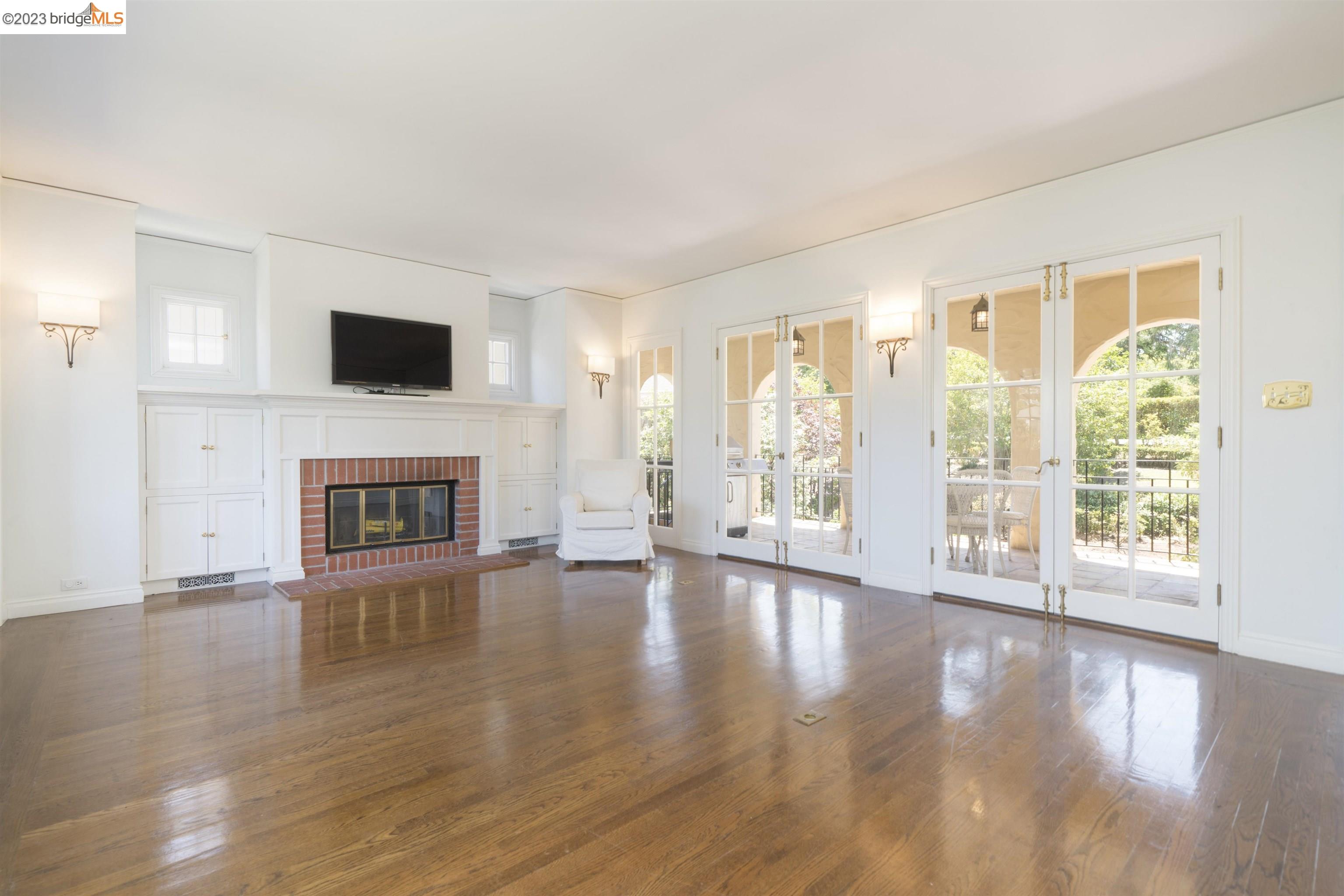 99 Lafayette Ave