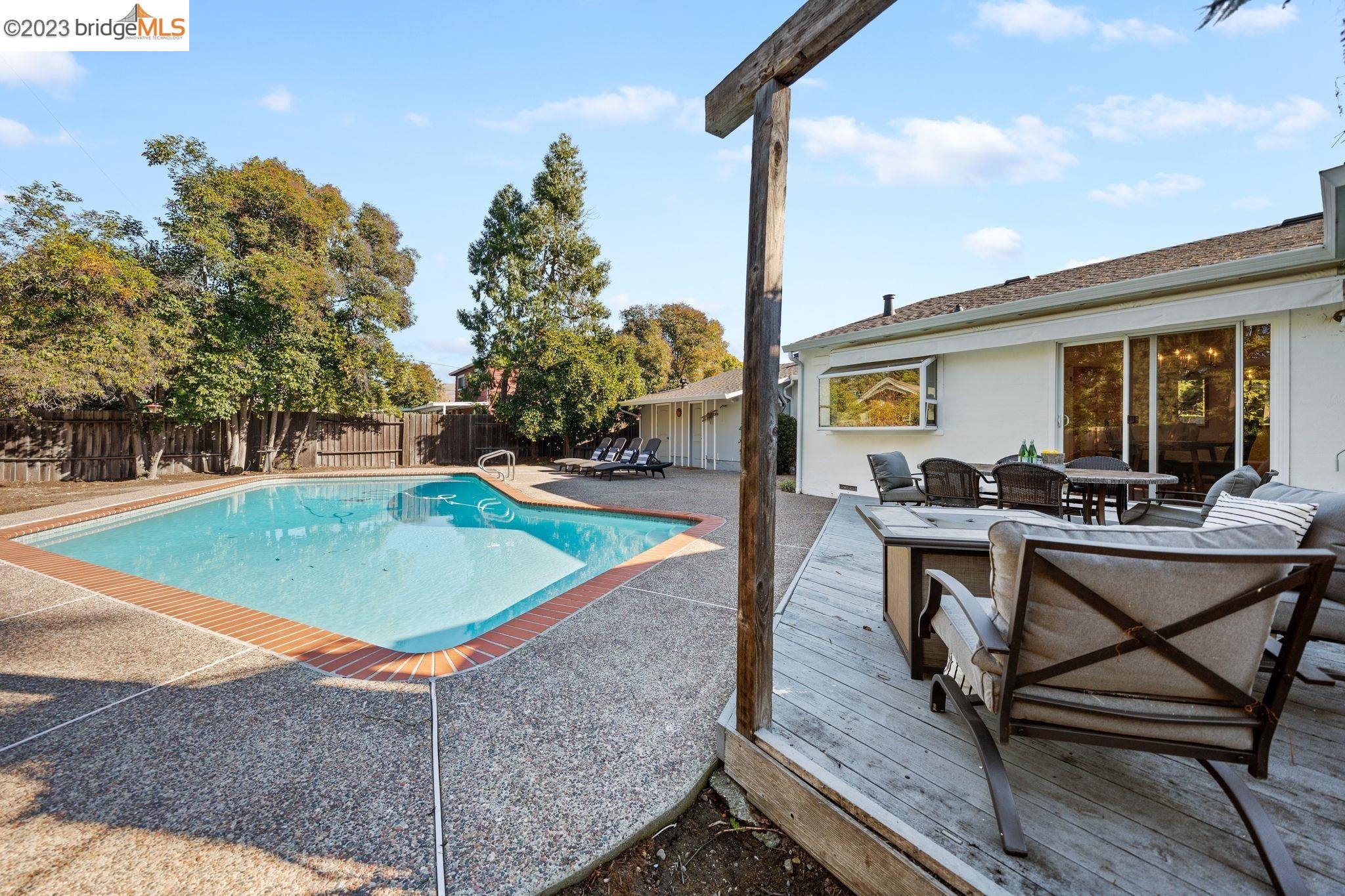 1787 Bishop Dr