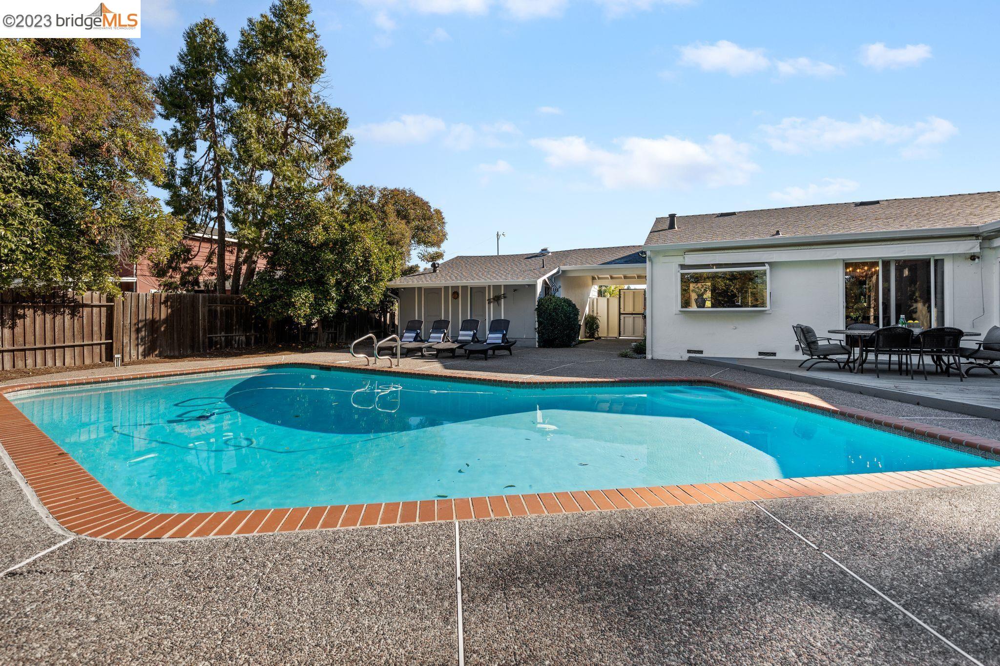1787 Bishop Dr