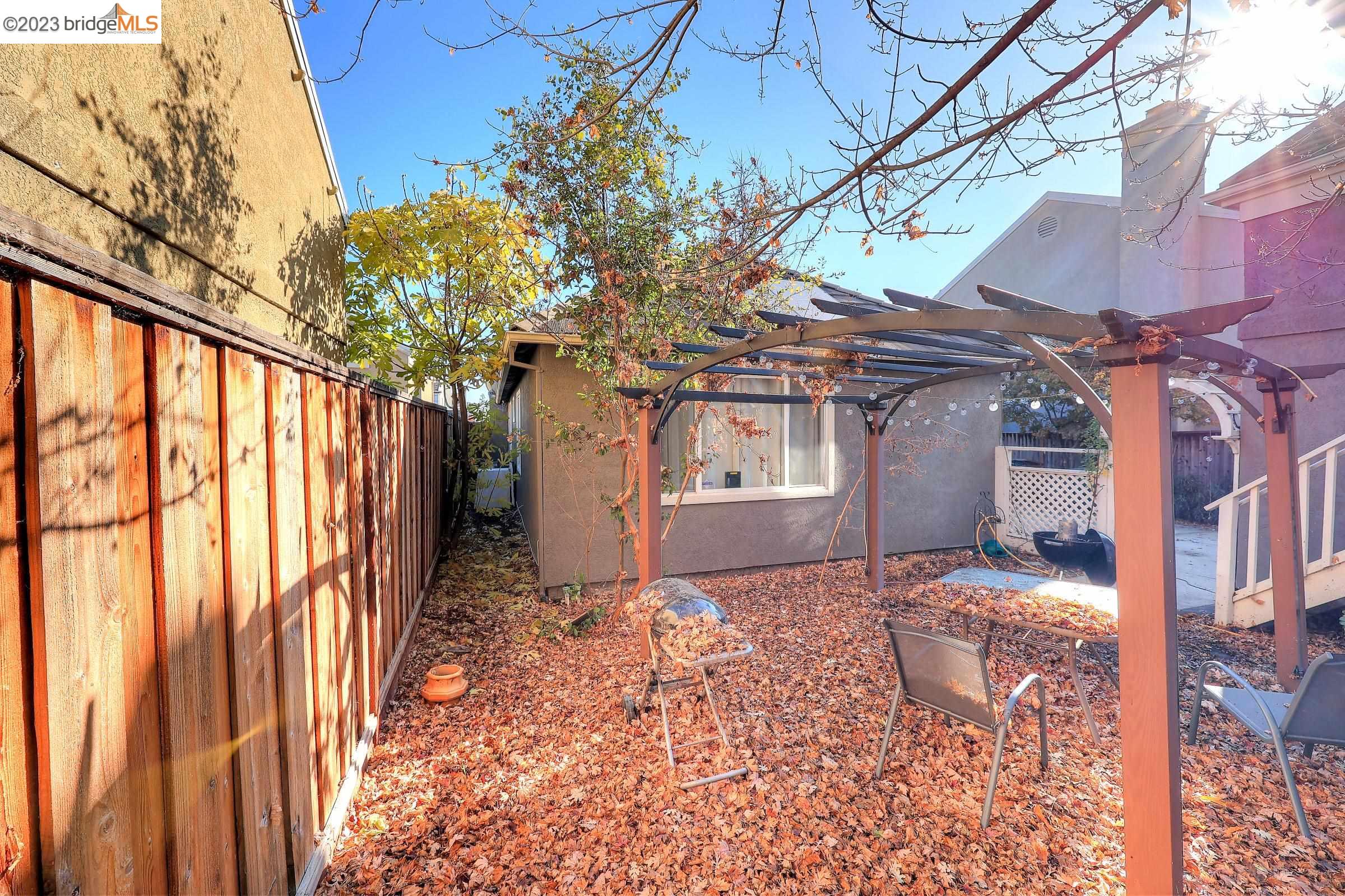 351 Chaucer Dr