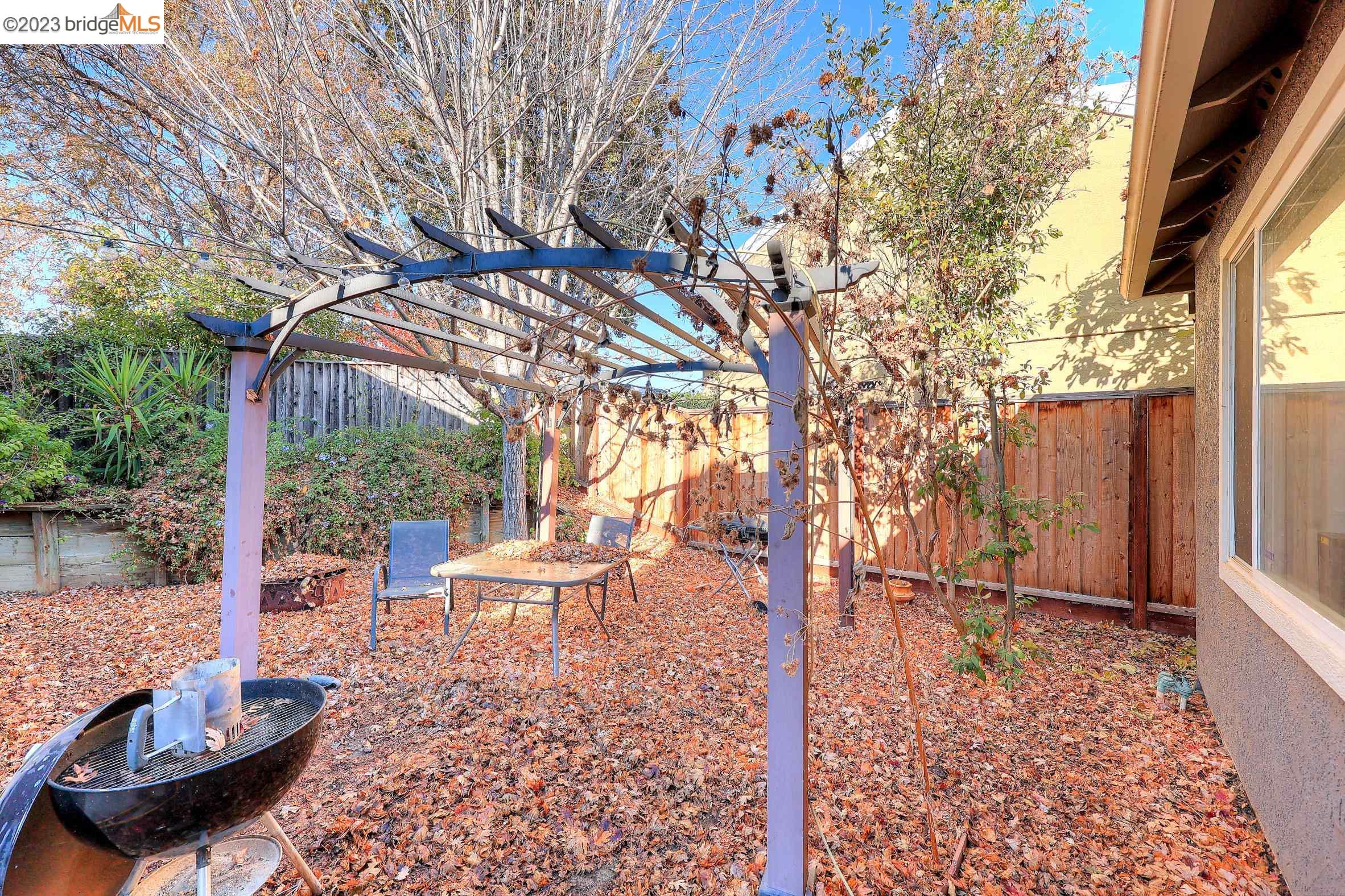 351 Chaucer Dr