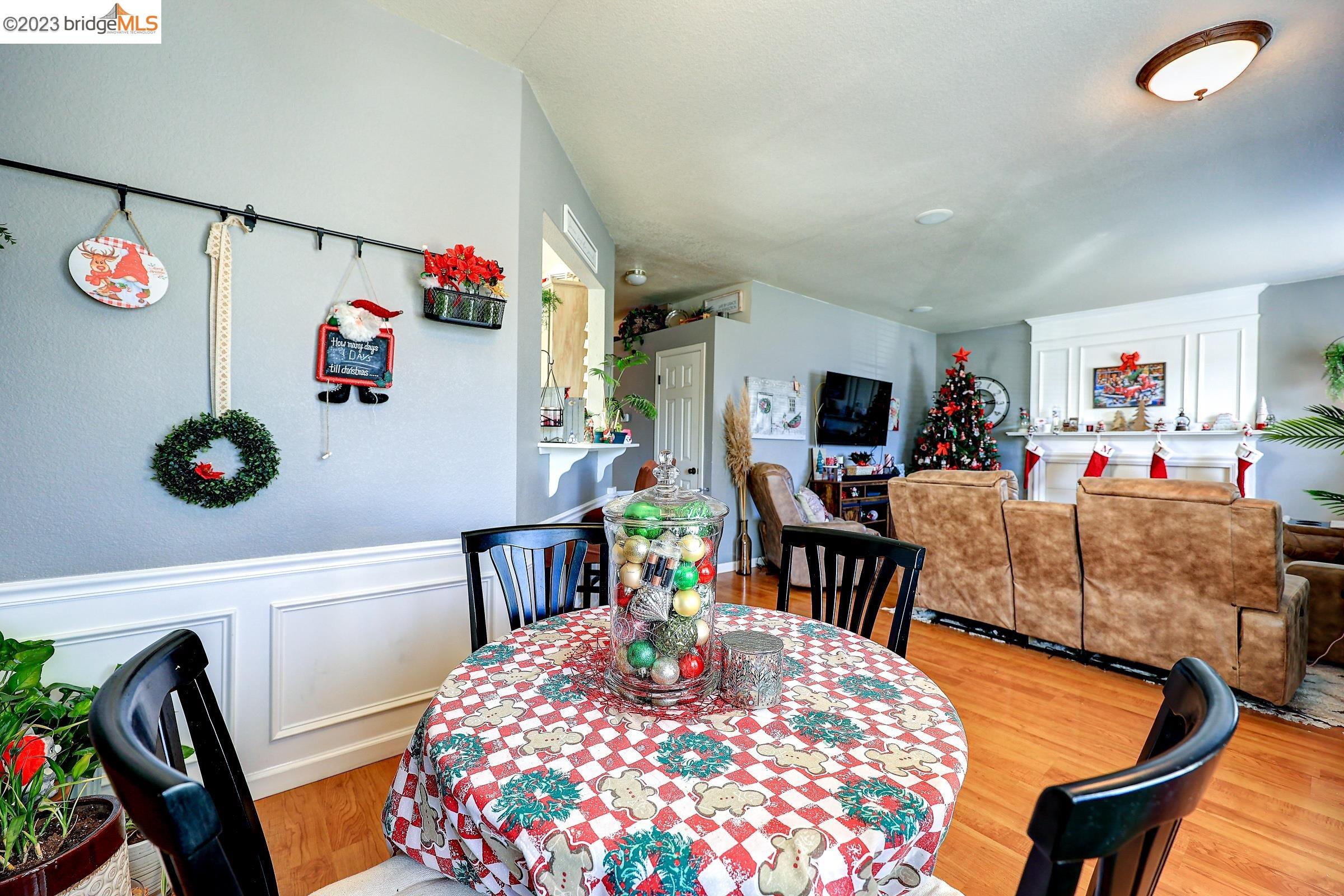 351 Chaucer Dr