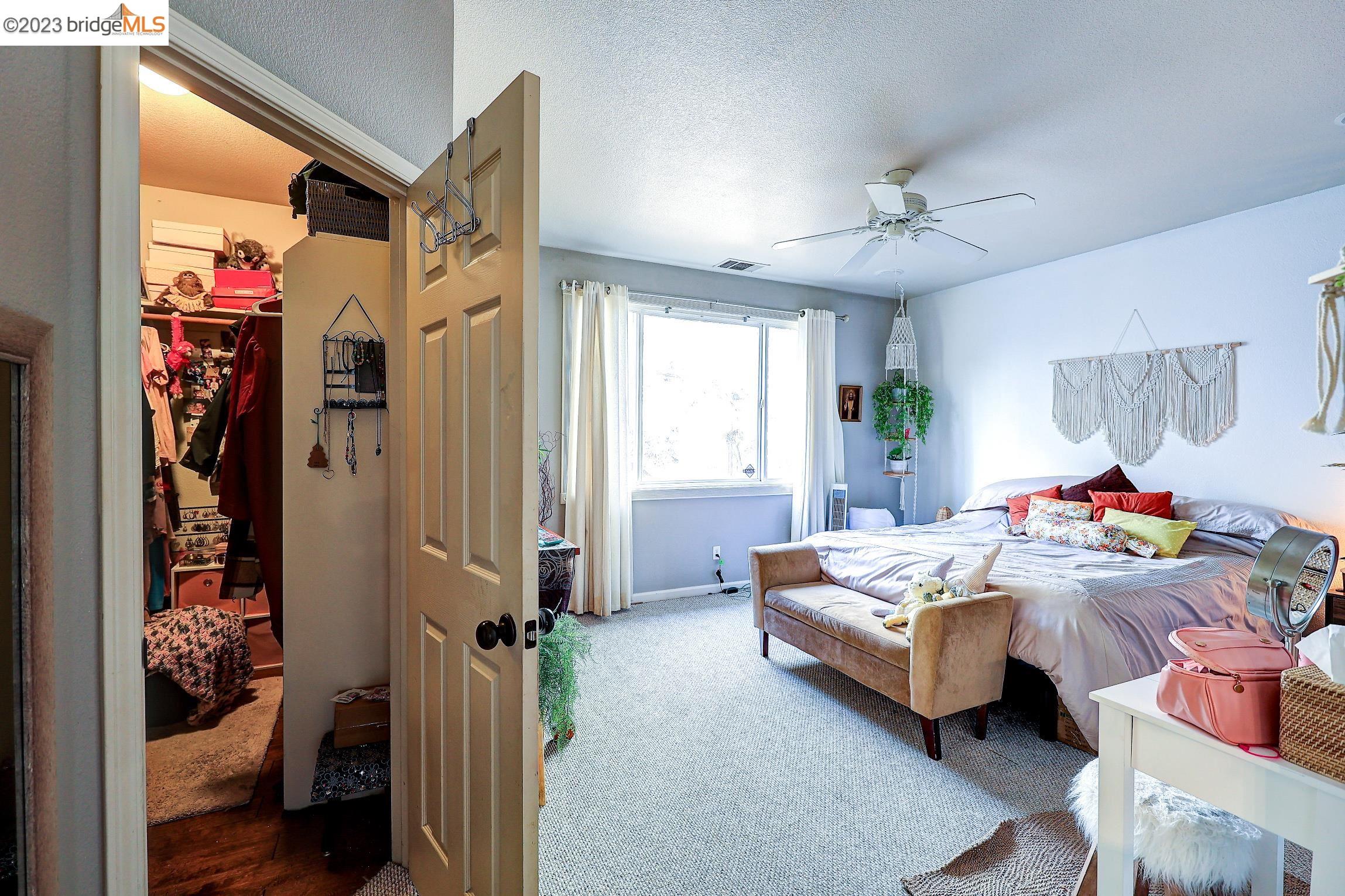 351 Chaucer Dr
