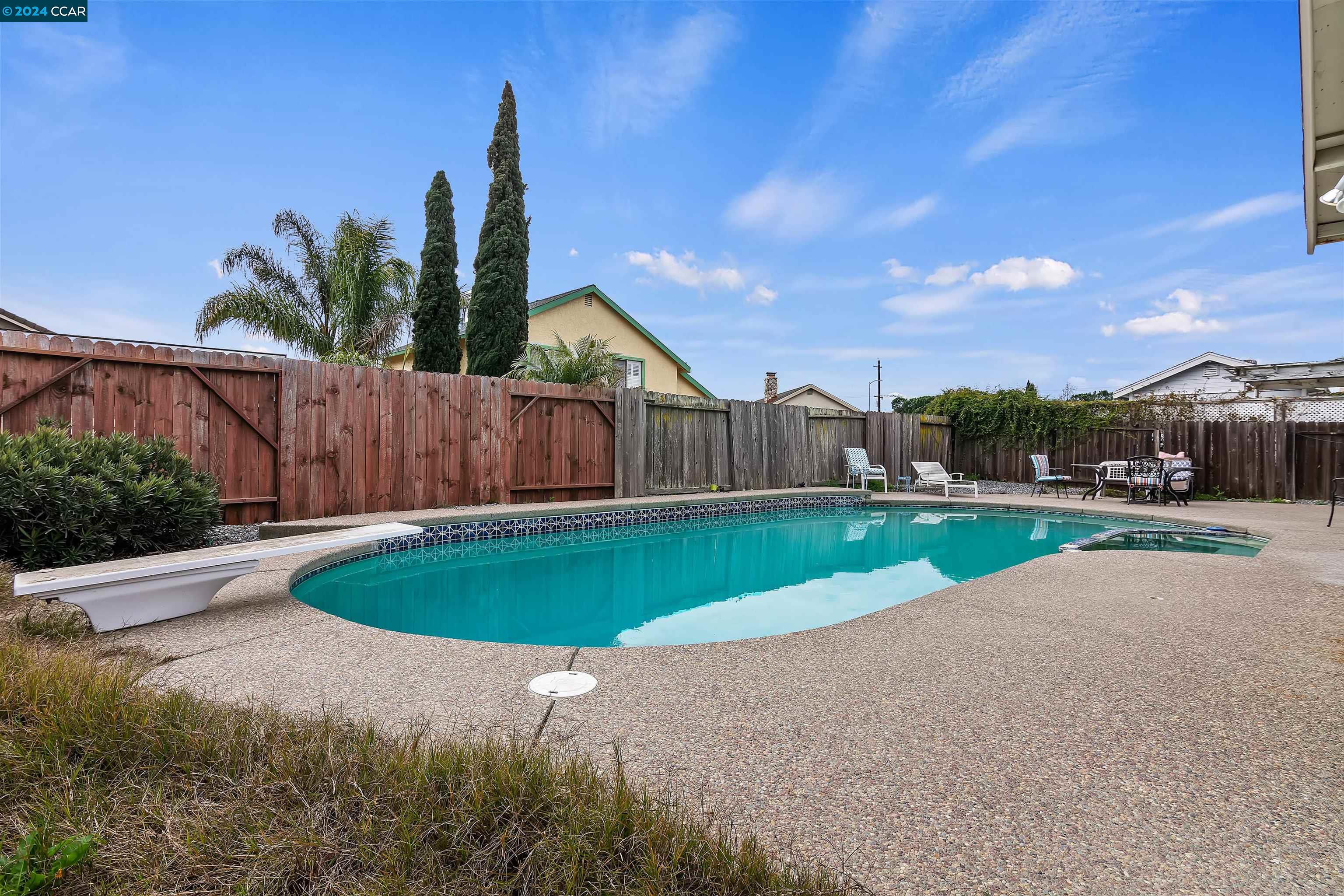 1506 Bella Vista Dr