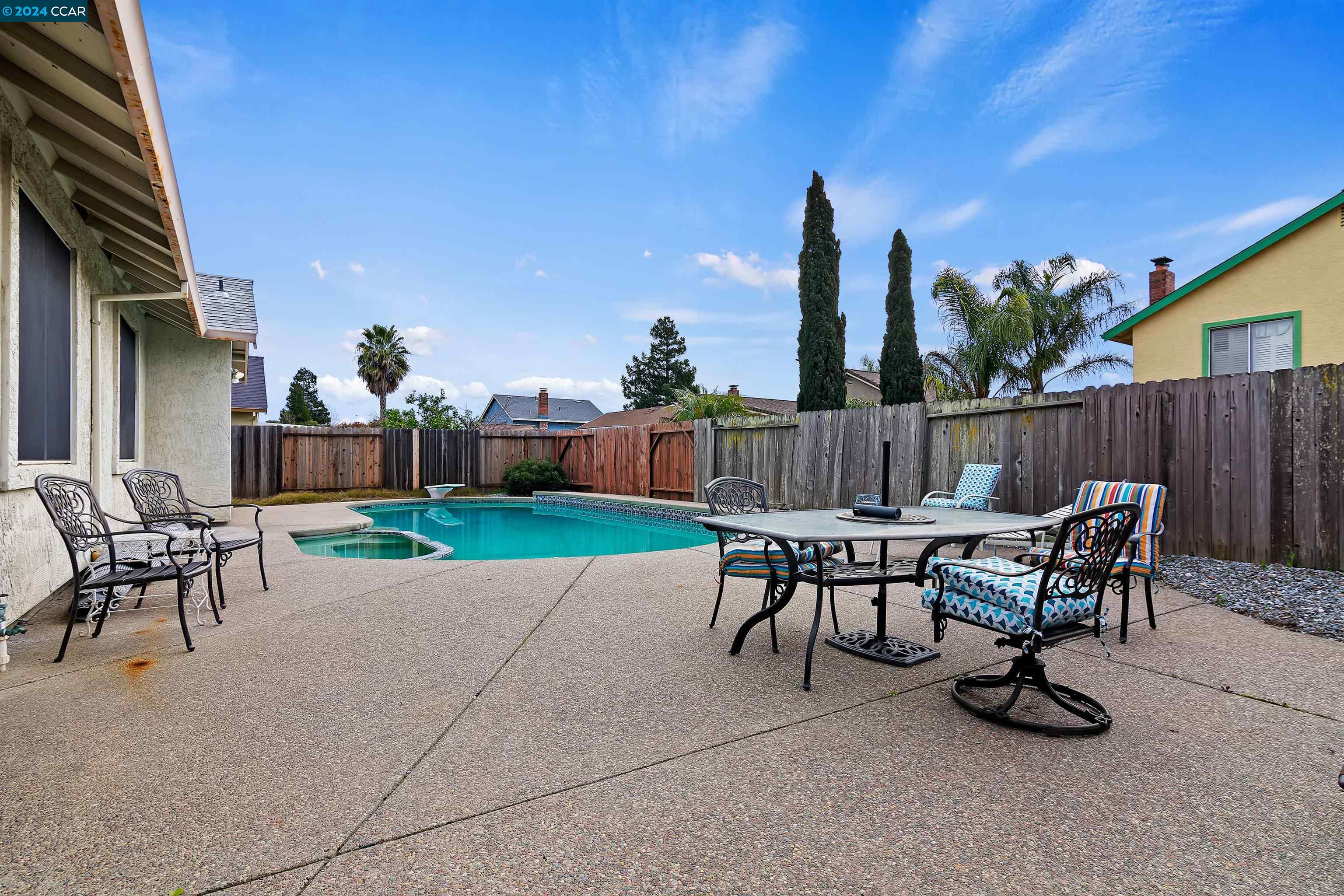 1506 Bella Vista Dr