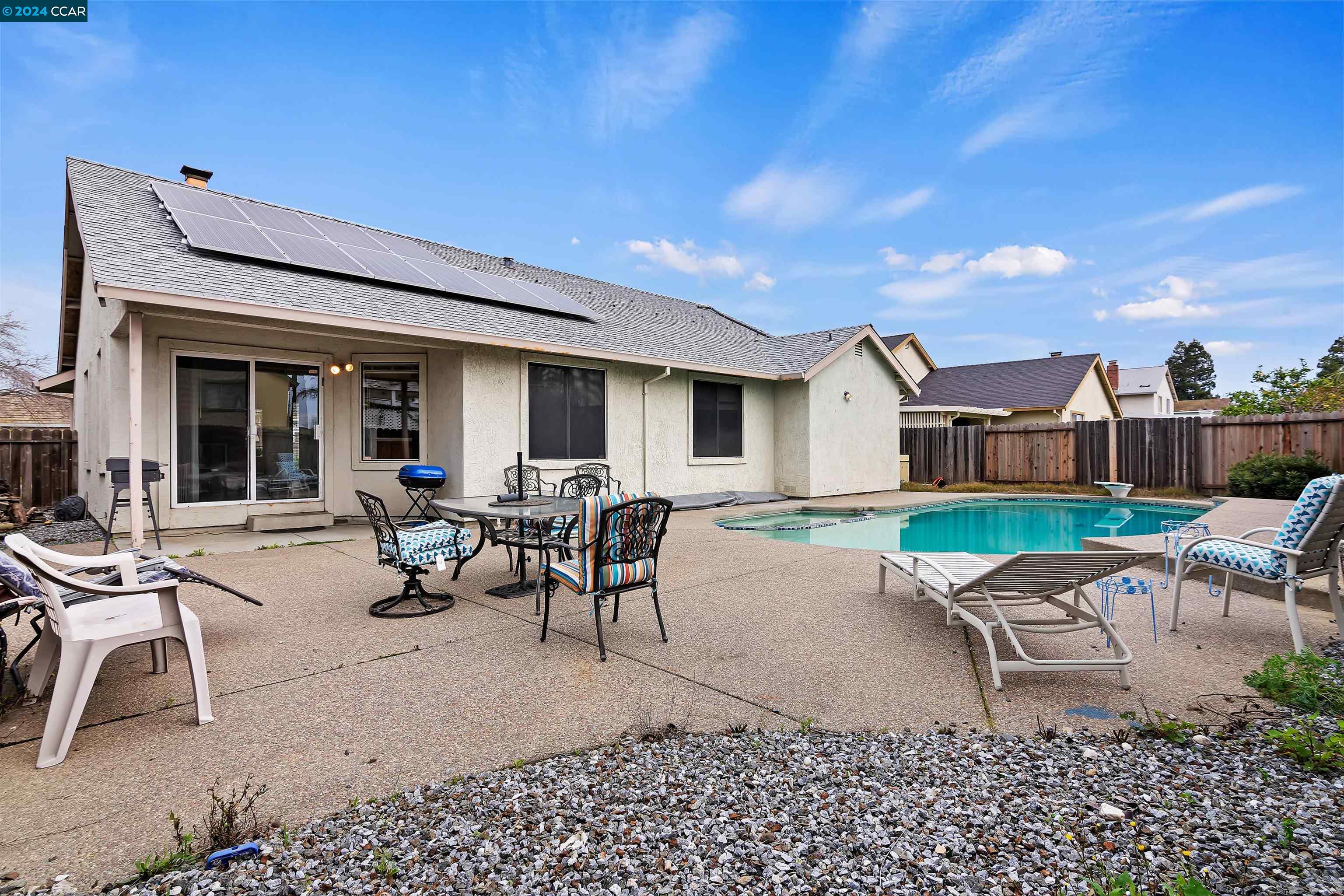 1506 Bella Vista Dr