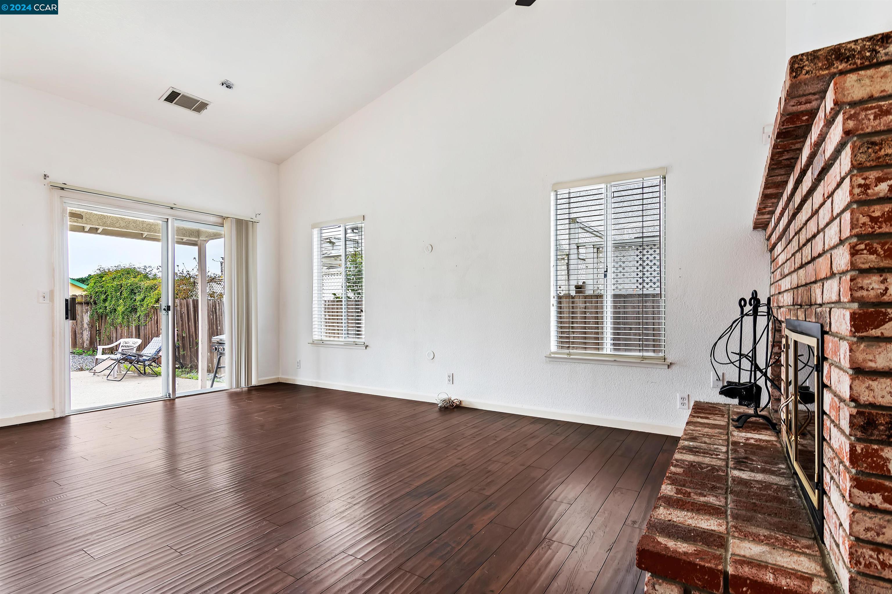 1506 Bella Vista Dr